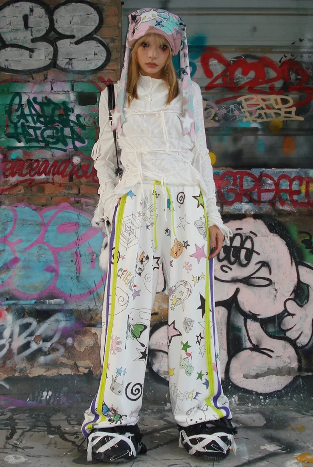 CFIERCE Graffiti Print Wide Leg Sweatpants in White - On Model