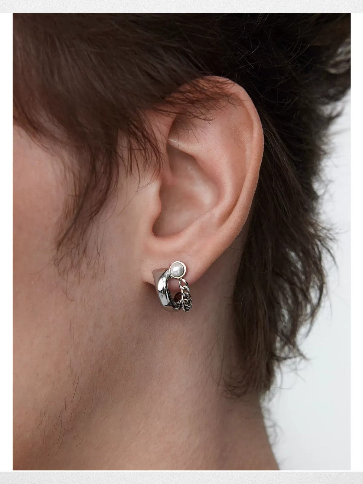 BLACKHEAD Pearl Chain C Shape Earrings in Silver