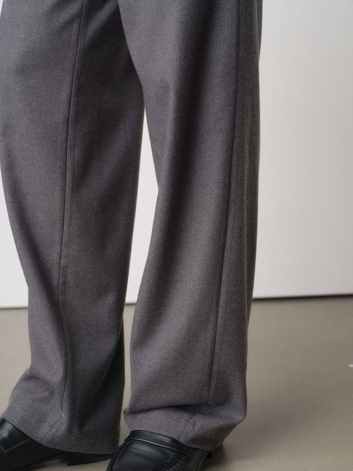 ROYA Tencel Wool Blend Suit Trousers in Gray - On Model