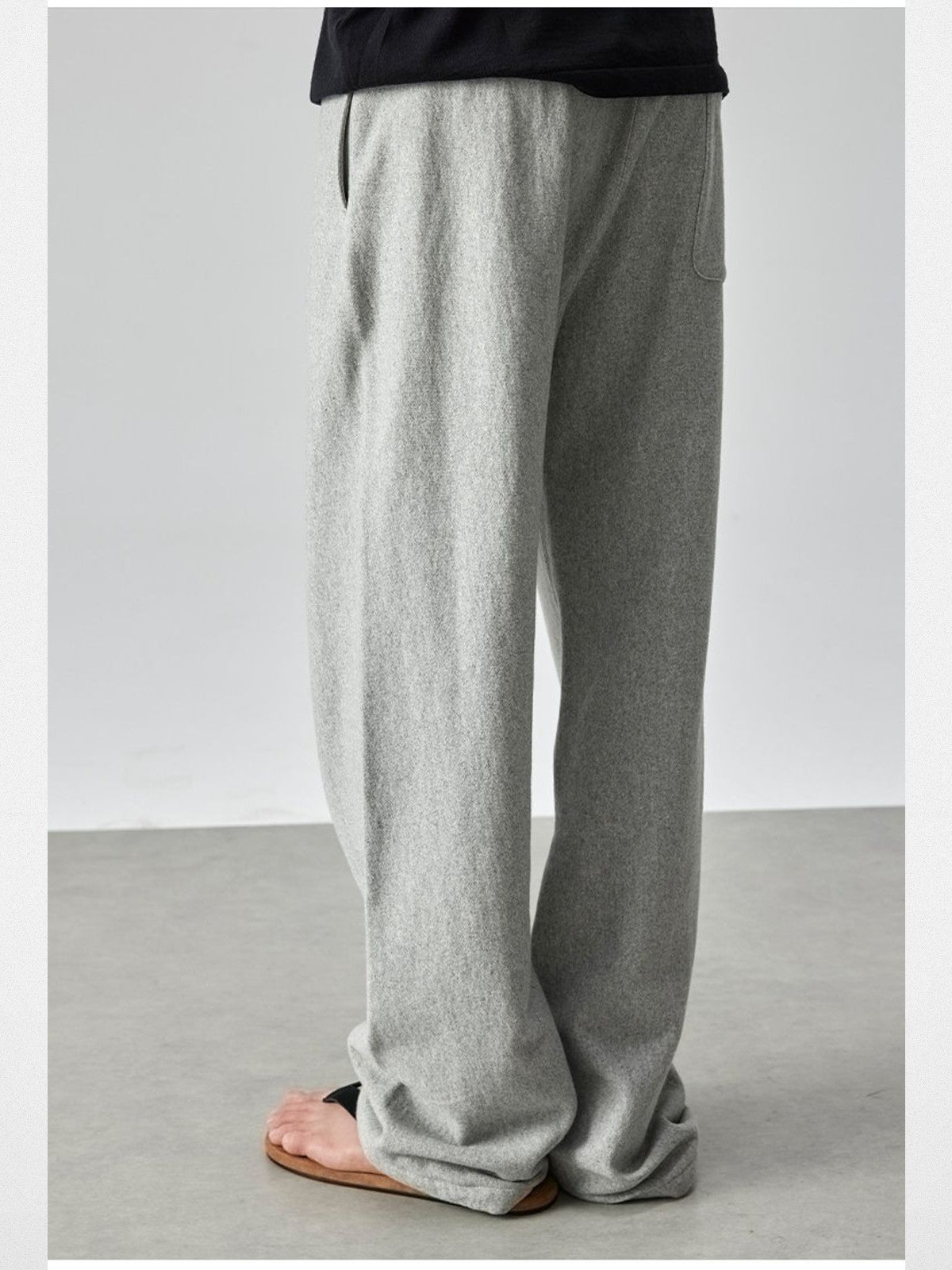 Roolrren Homme Heavyweight Cotton Knit Joggers in Gray - On Model
