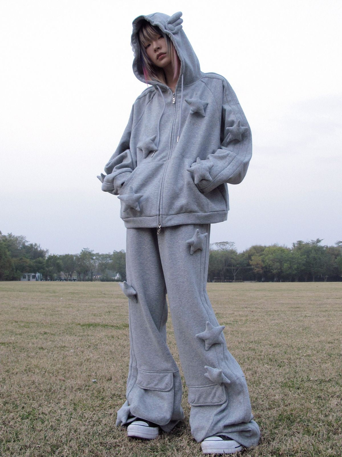 CFIERCE 3D Star Micro Flare Sweatpants in Gray - On Model