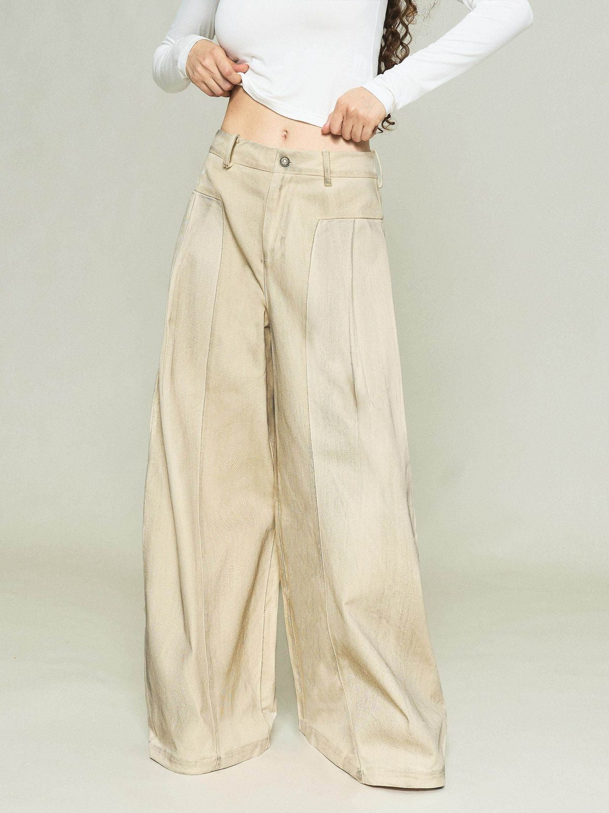 Amee Low Rise Curved Wide Leg Jeans in White - On Model