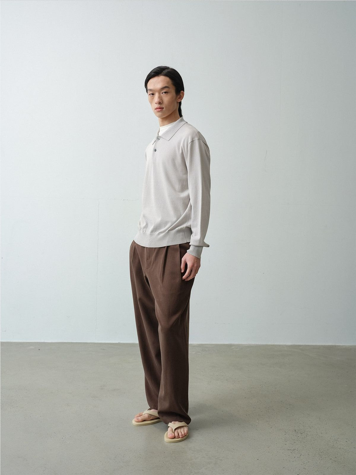 ROYA Double Pleated Tencel Linen Trousers in Coffee - On Model