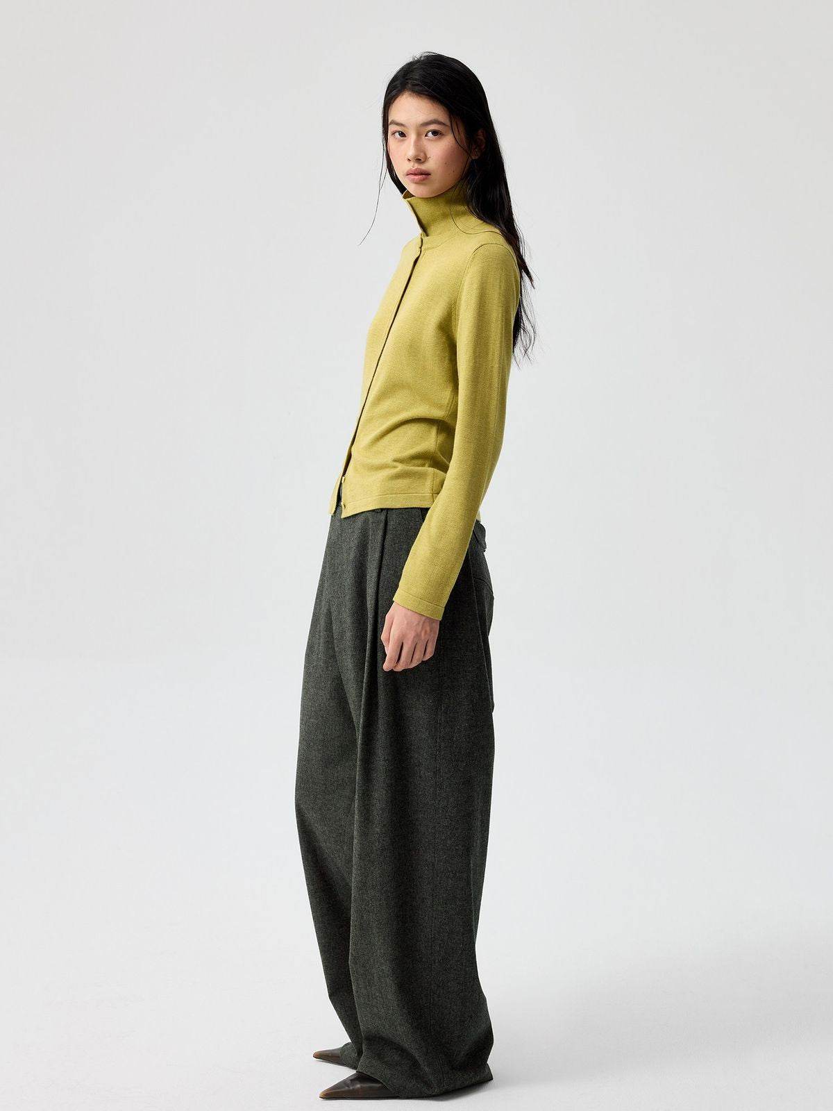 Simple Project Detachable Collar Knit Cardigan in Green - On Model