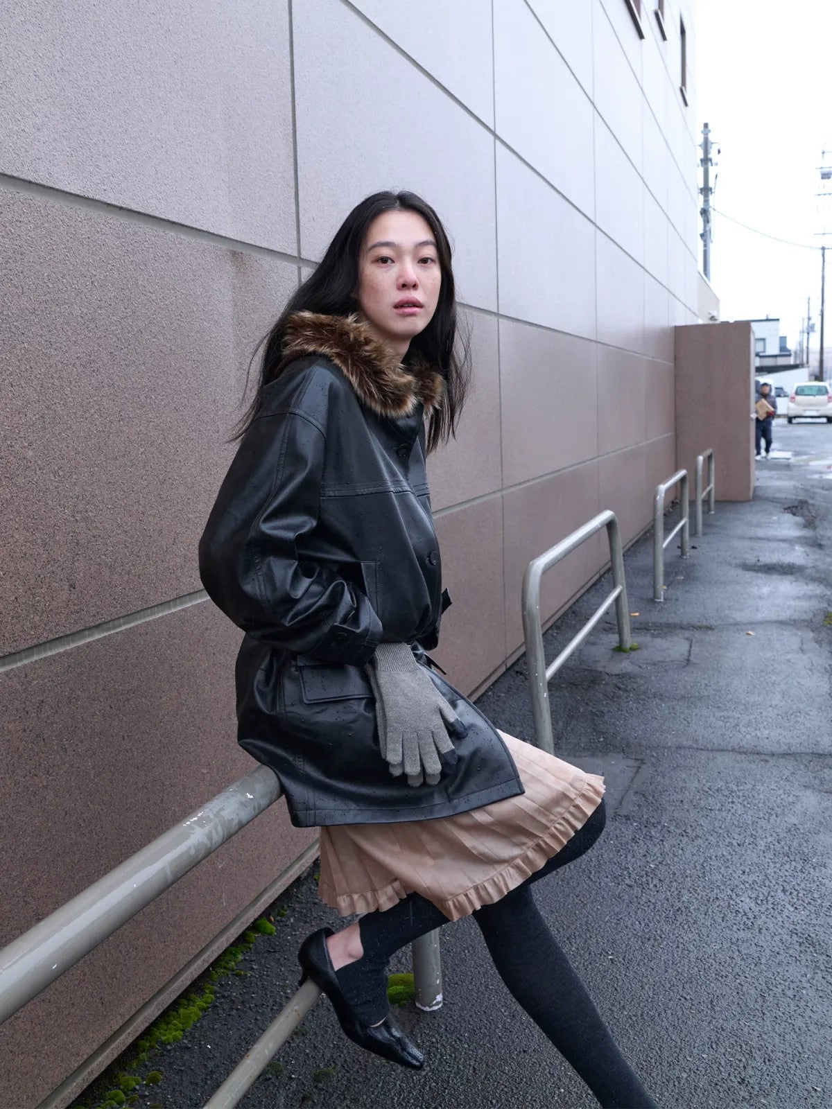 RandomPiece Irregular Pleated Ruffle Skirt in Black