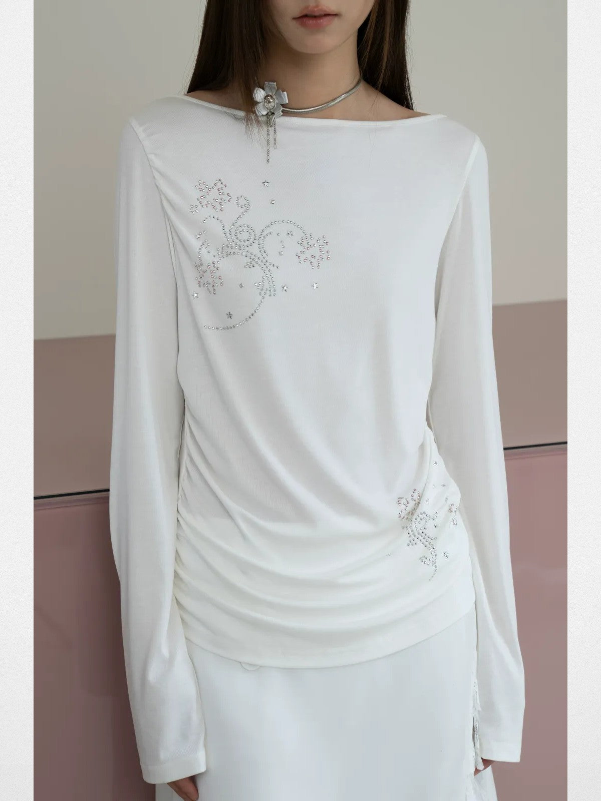 THELIGHT OFFICIAL Rhinestone Ruched Boat Neck Top in White - On Model