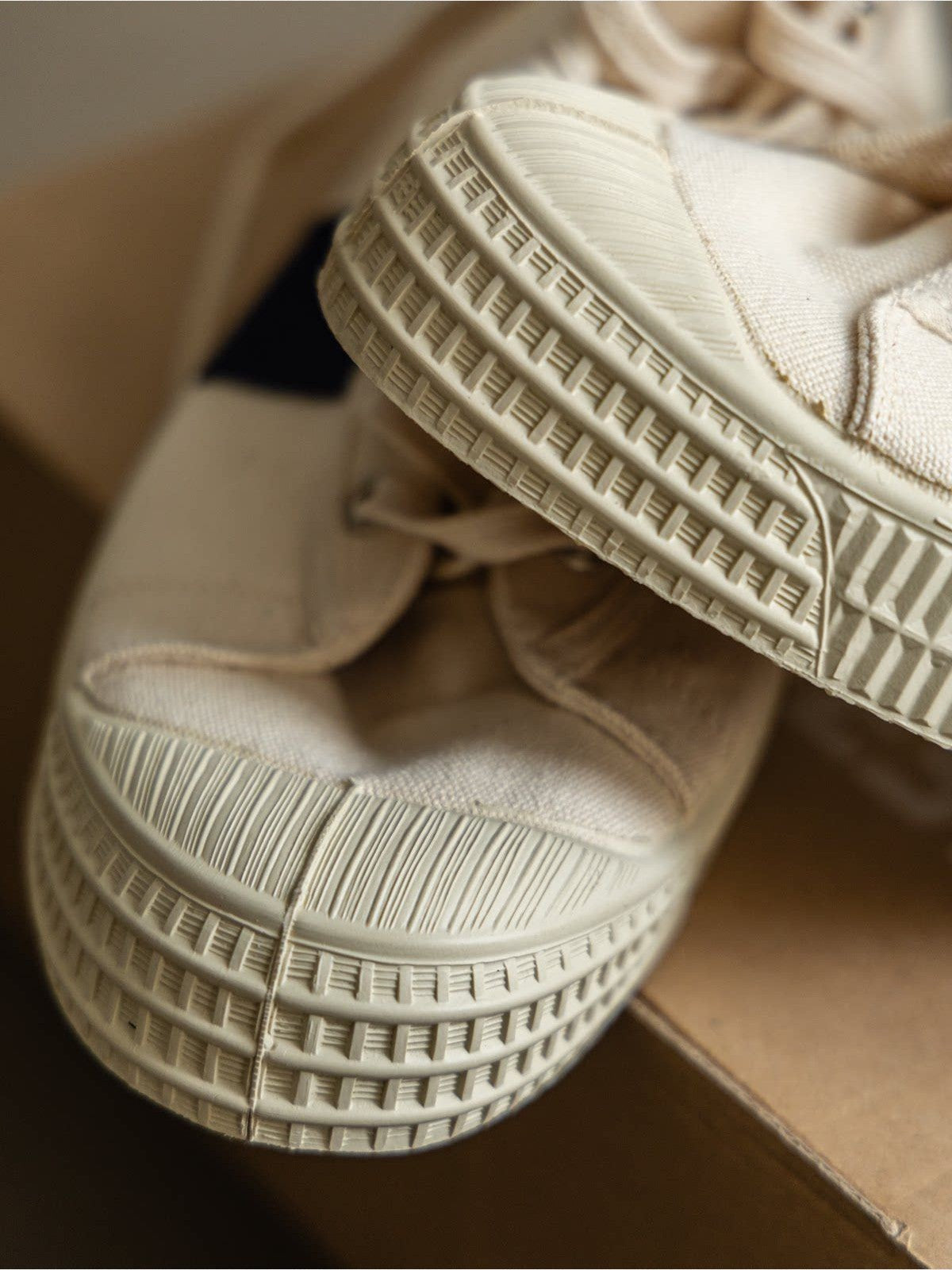 Soda Vulcanized Canvas Hiker Sneakers in Cream - Detail