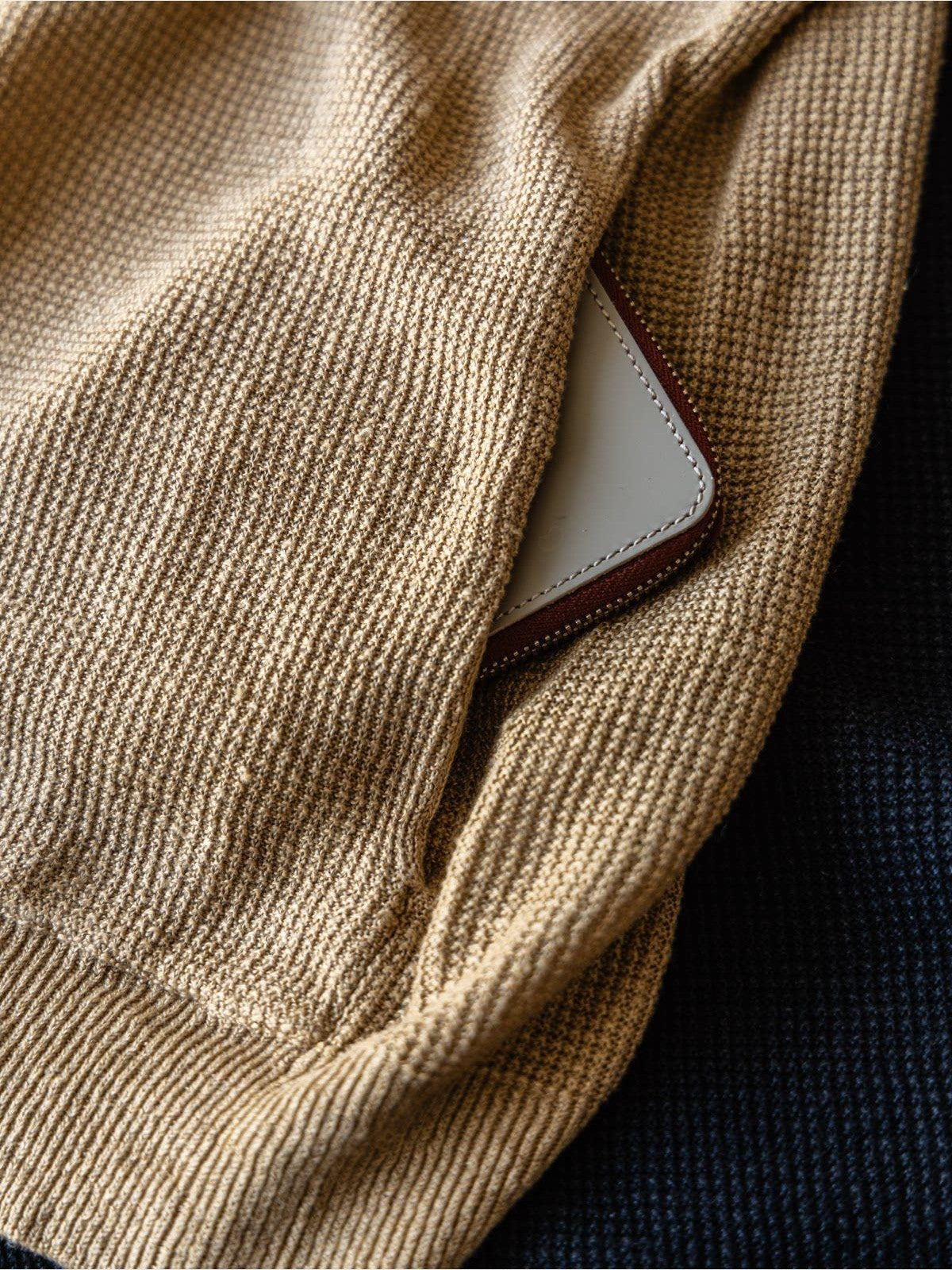 Soda Contrast Collar Linen Knit Sweater in Beige - Detail