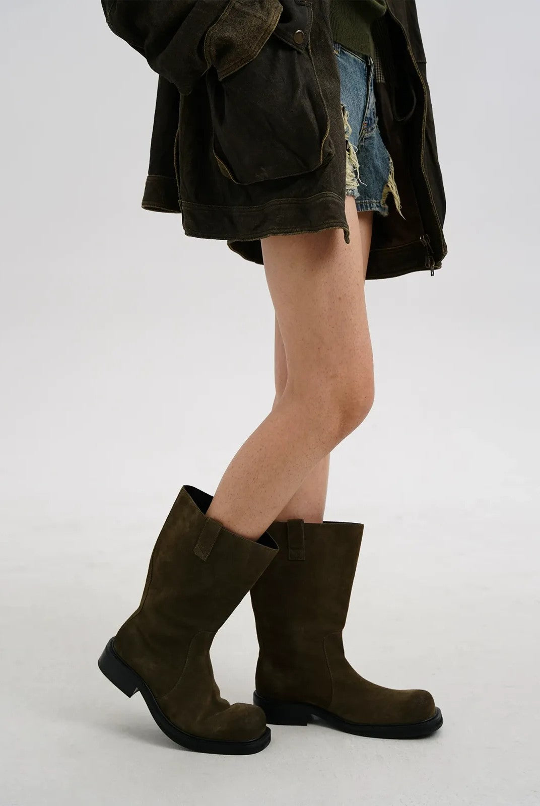 MASONPRINCE Wide Shaft Leather Military Boots in Olive - On Model