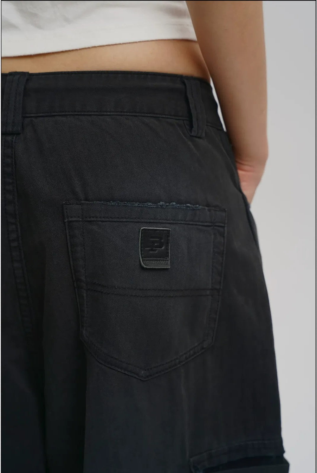 MASONPRINCE Distressed Wide Leg Cargo Pants in Gray - On Model