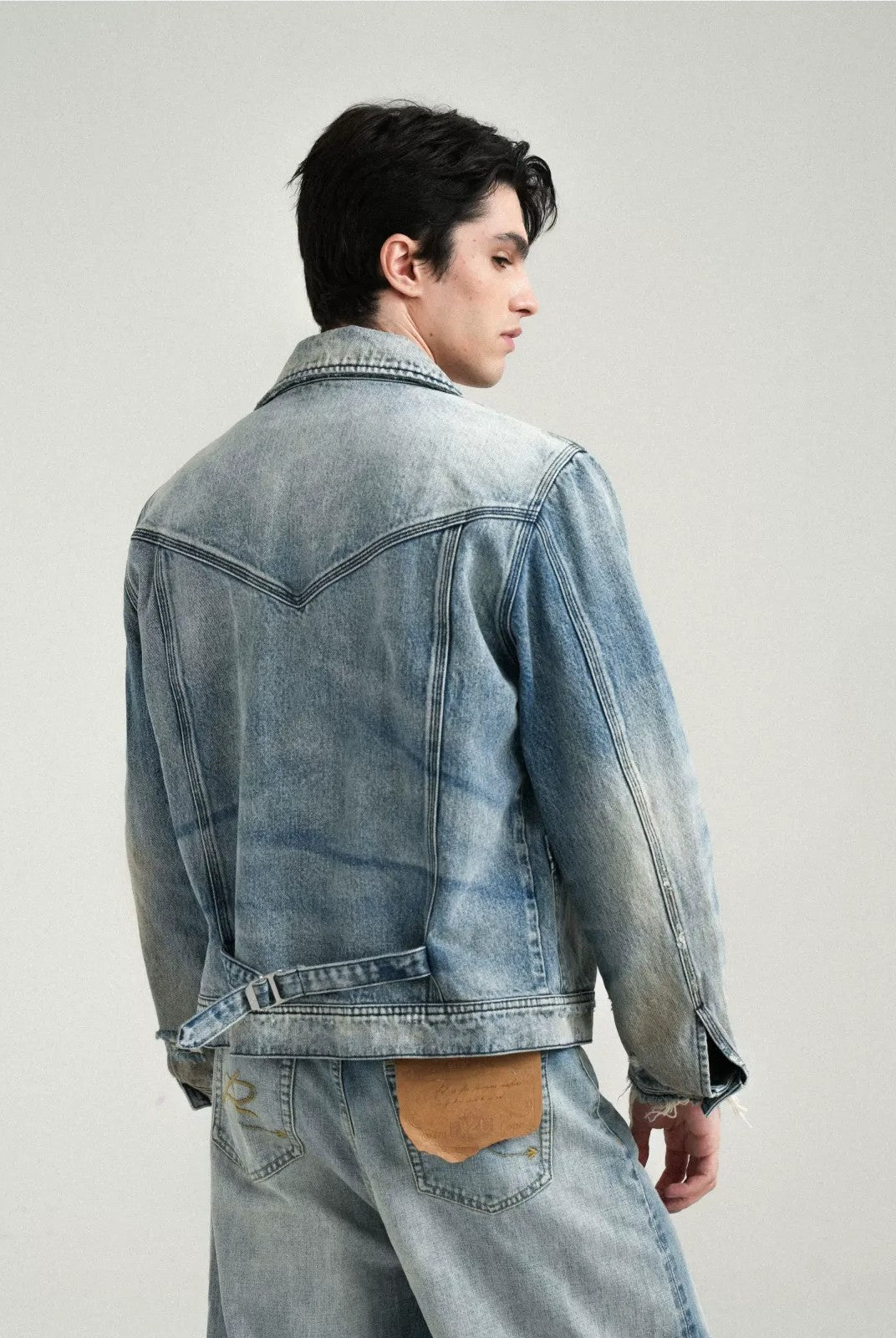 Retro 21 Gradient Distressed Denim Zip Jacket in Blue - On Model