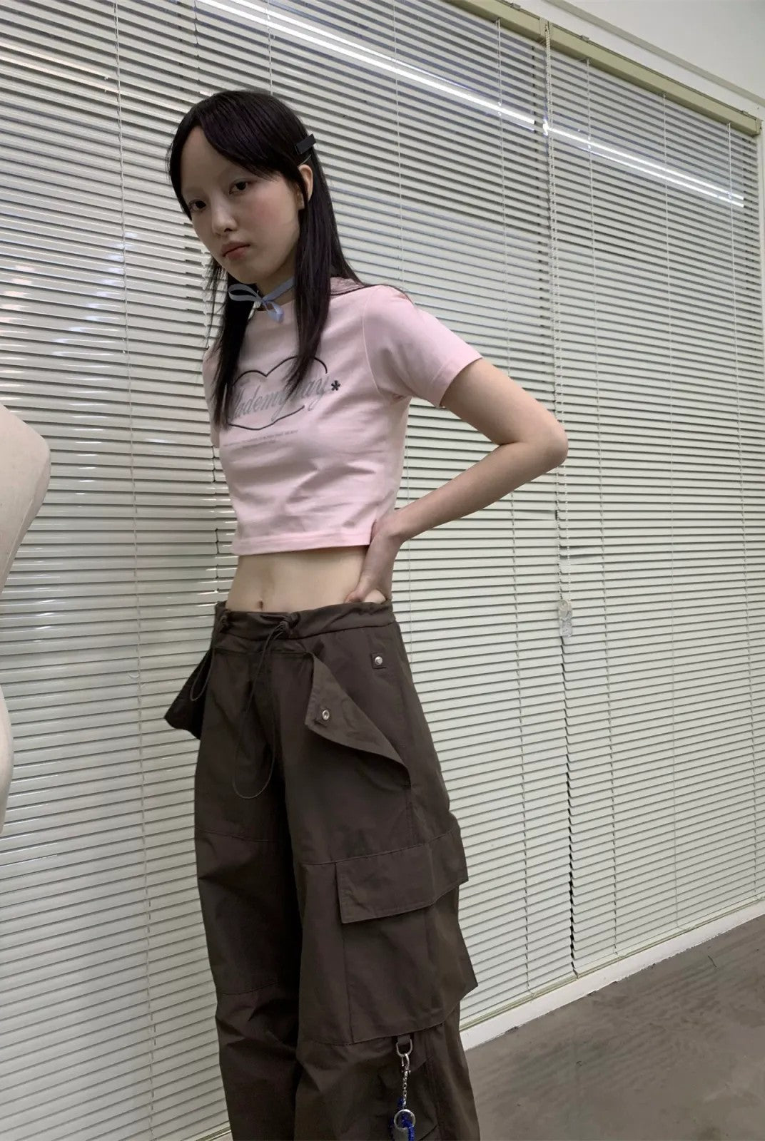 NeverSeez Accordion Pocket Wide Leg Cargo Pants in Brown - On Model