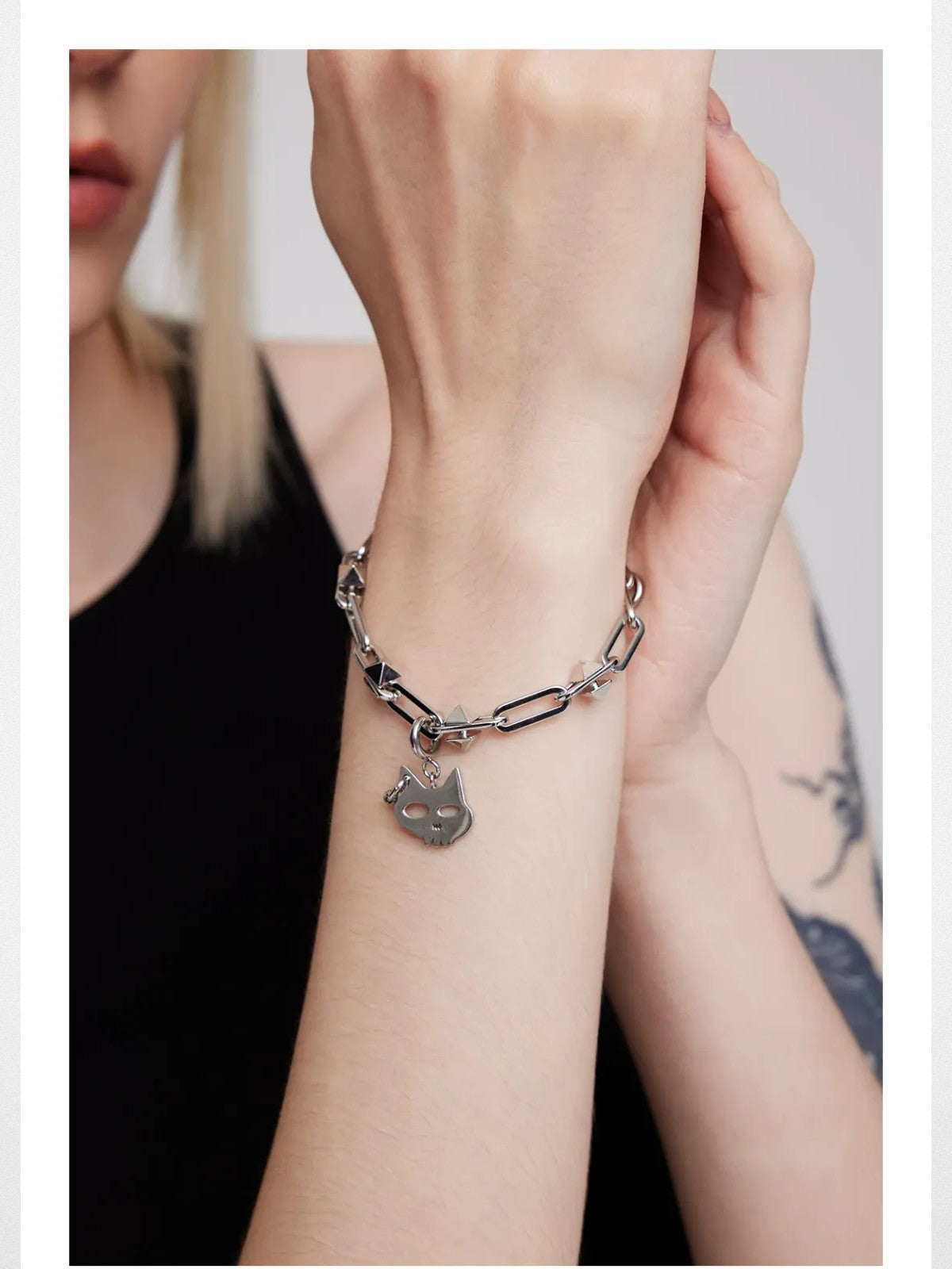 BLACKHEAD Double Layer Cat Charm Bracelet in Silver - On Model