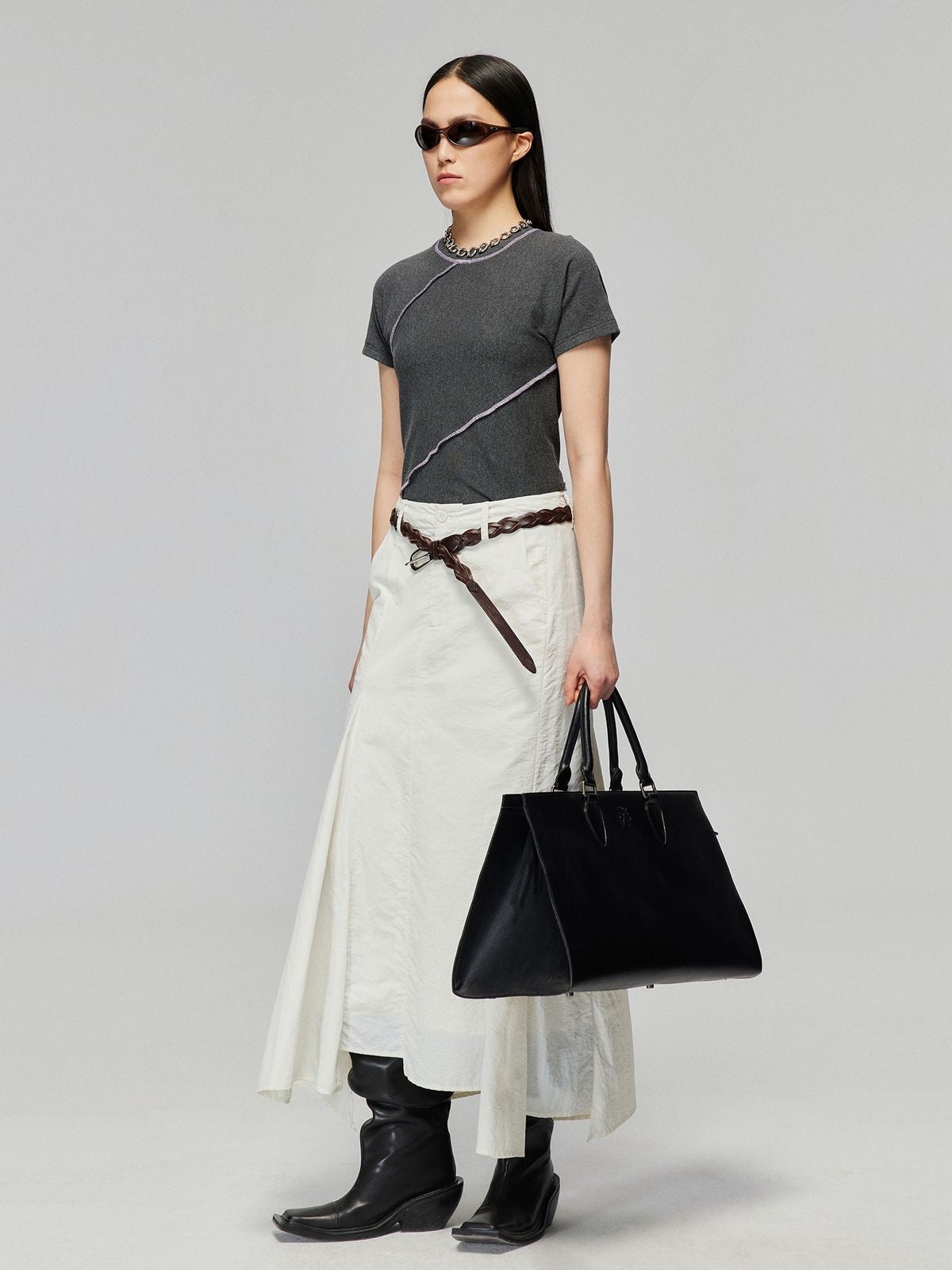 Simple Project Spiral Contrast Stitch Ribbed Tee in Gray - On Model