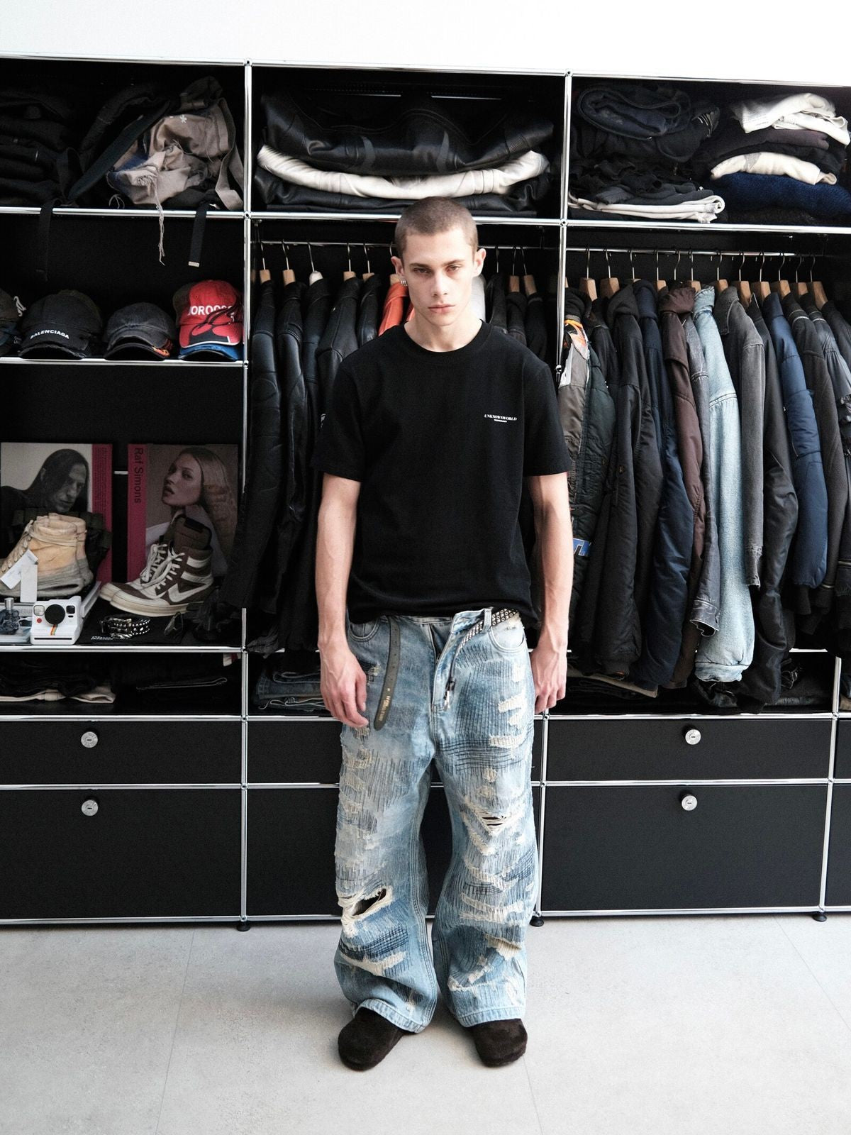 UNKNOWNWORLD Small Logo Cotton T Shirt in Black - On Model