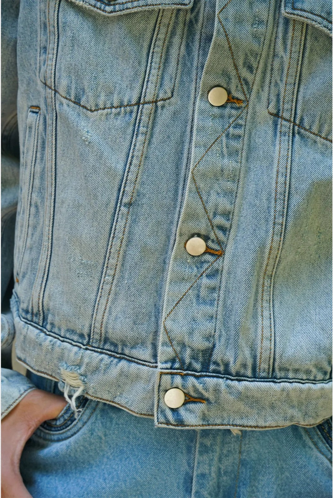 Retro 21 Distressed Denim Jacket with Shoulder Pads in Blue