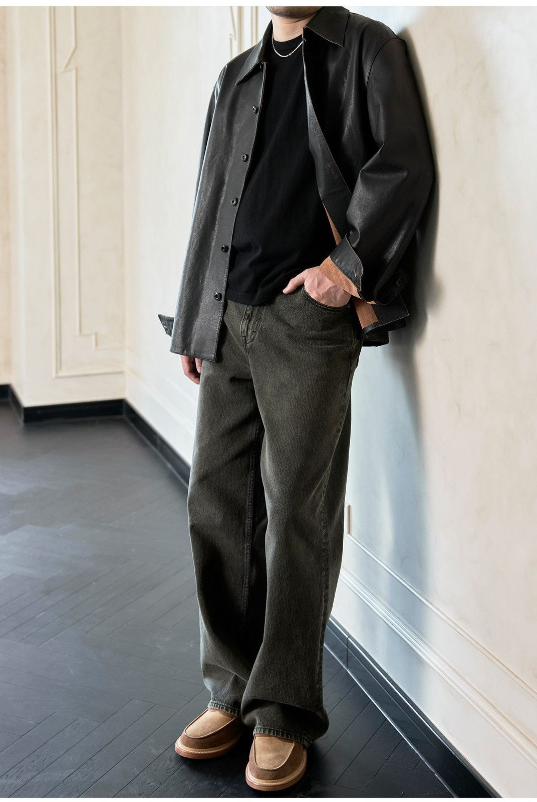 Roolrren homme Vegetable Tanned Sheepskin Shirt Jacket in Black - On Model