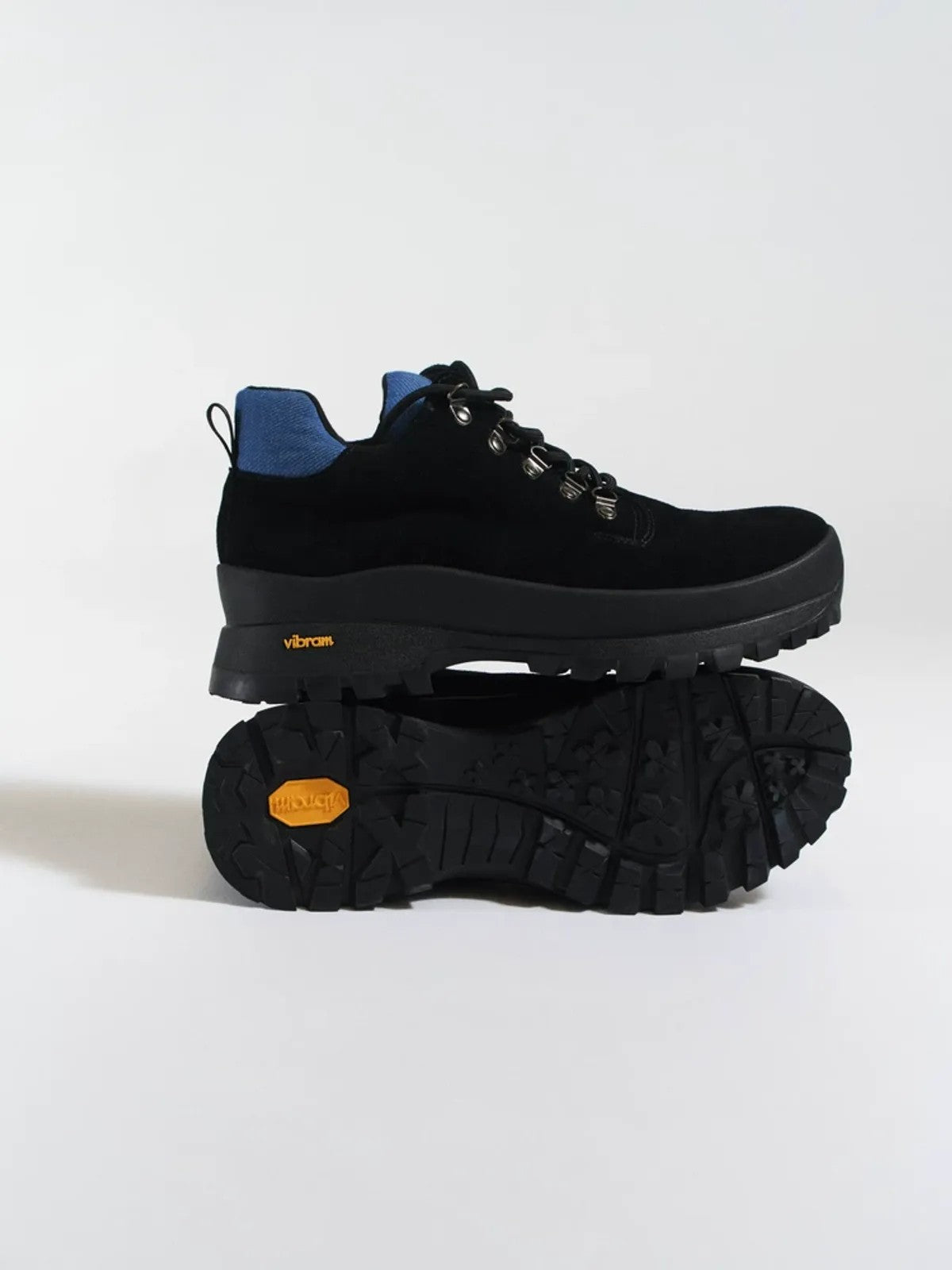 Retro 21 Calf Suede Vibram Hiking Boots in Black