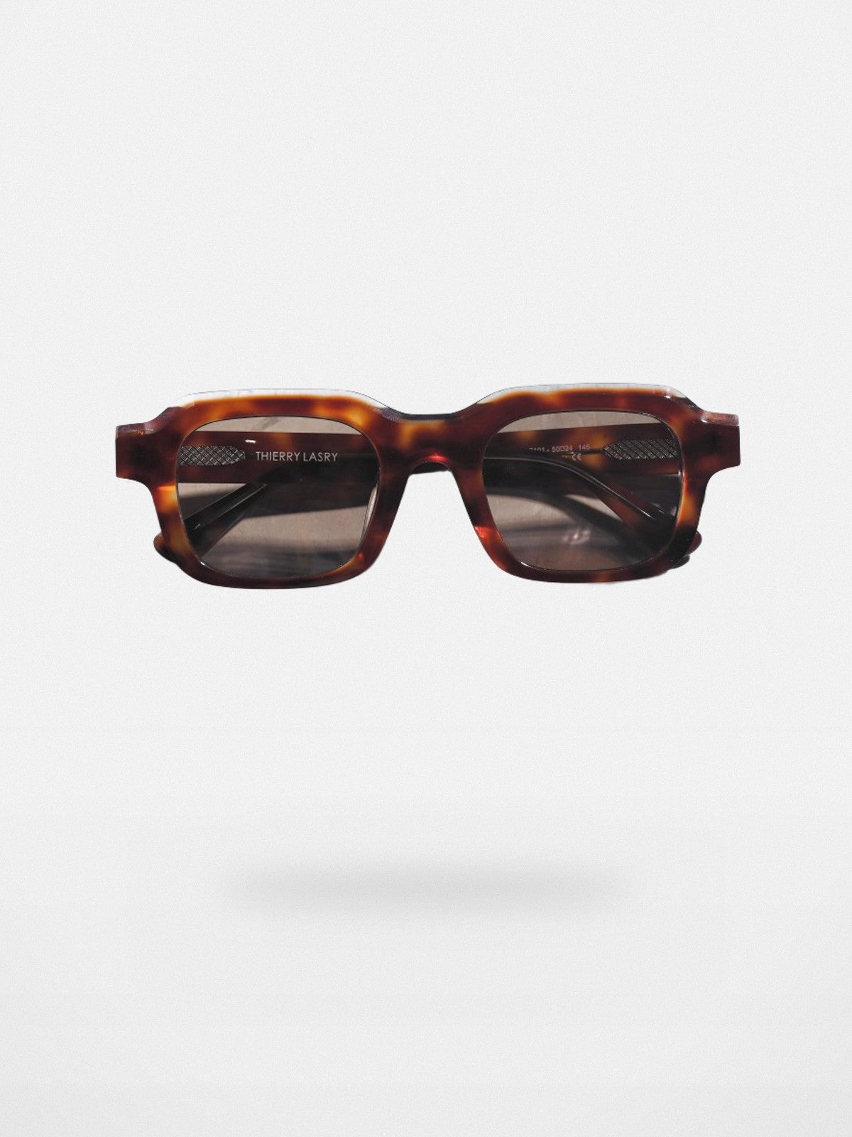 FUTURE UPDATE Retro Acetate Sunglasses in Red