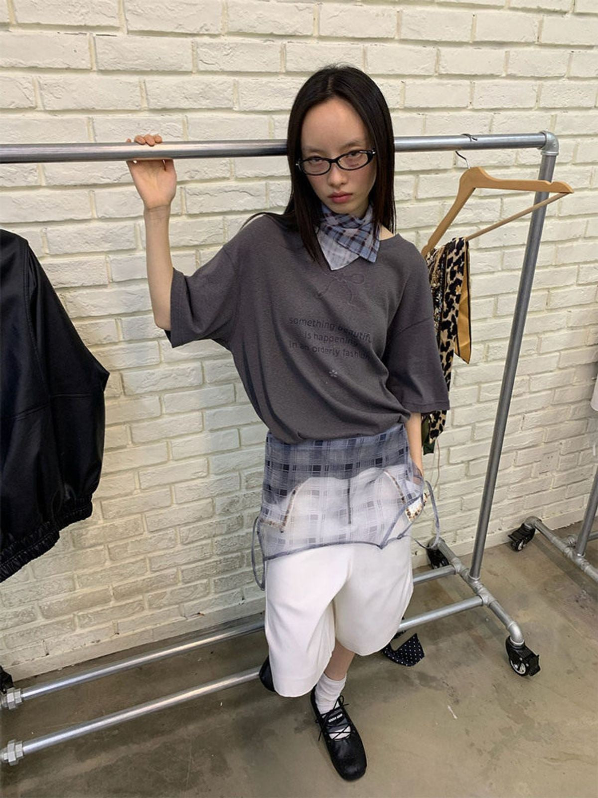 NeverSeez Snake Bow Print T Shirt in Gray - On Model