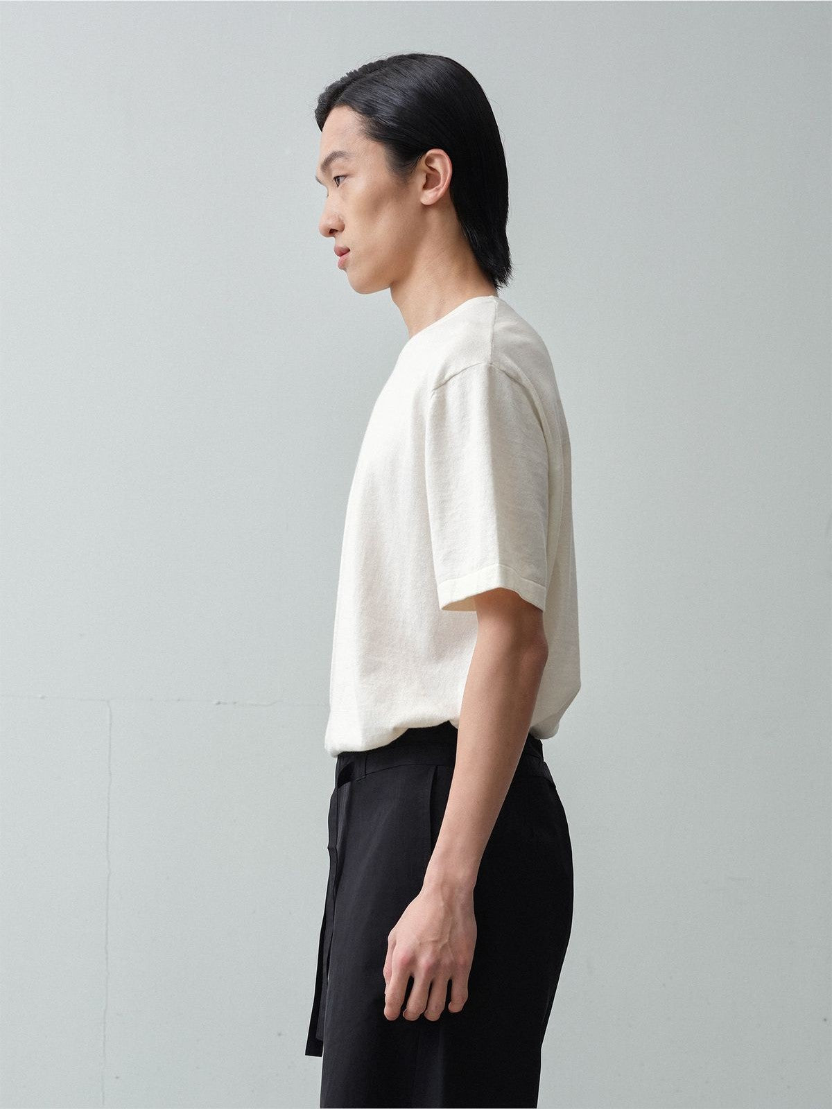 ROYA Cashmere Cotton Blend Knit T Shirt in White - On Model