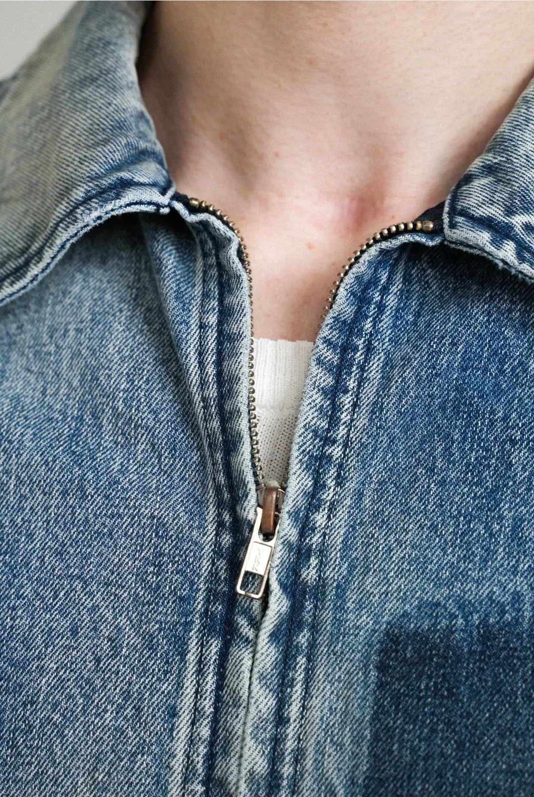 Retro 21 Gradient Distressed Denim Zip Jacket in Blue - On Model