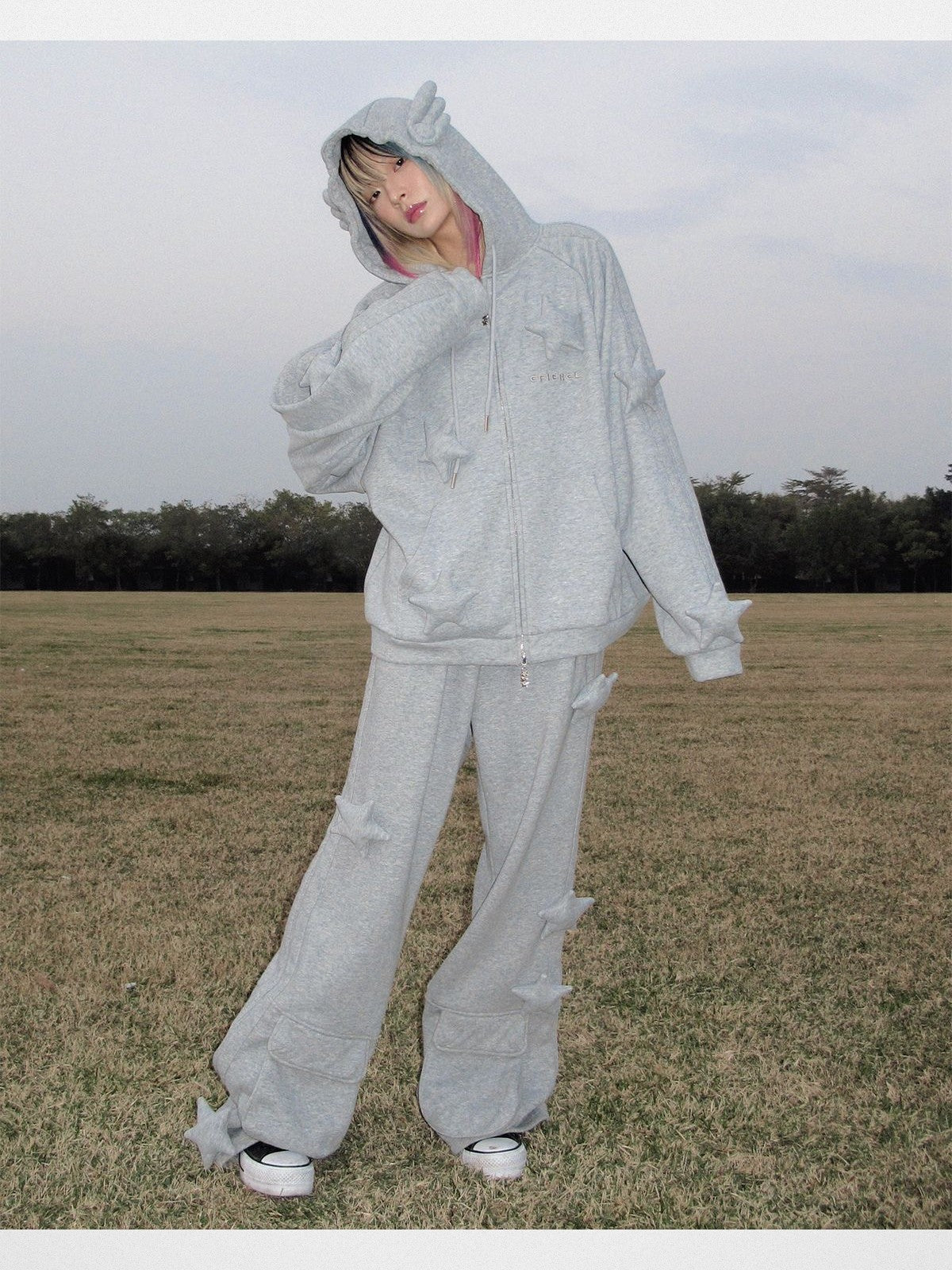 CFIERCE 3D Star Micro Flare Sweatpants in Gray - On Model