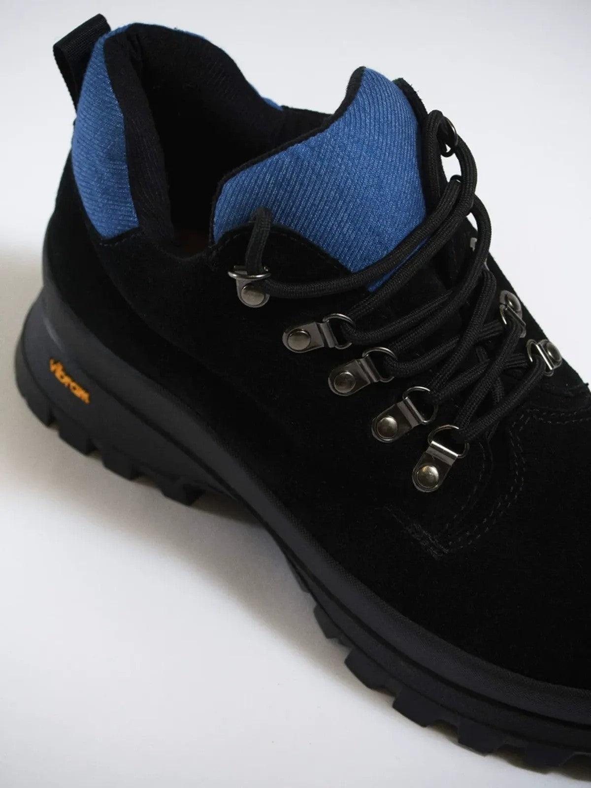 Retro 21 Calf Suede Vibram Hiking Boots in Black - Detail