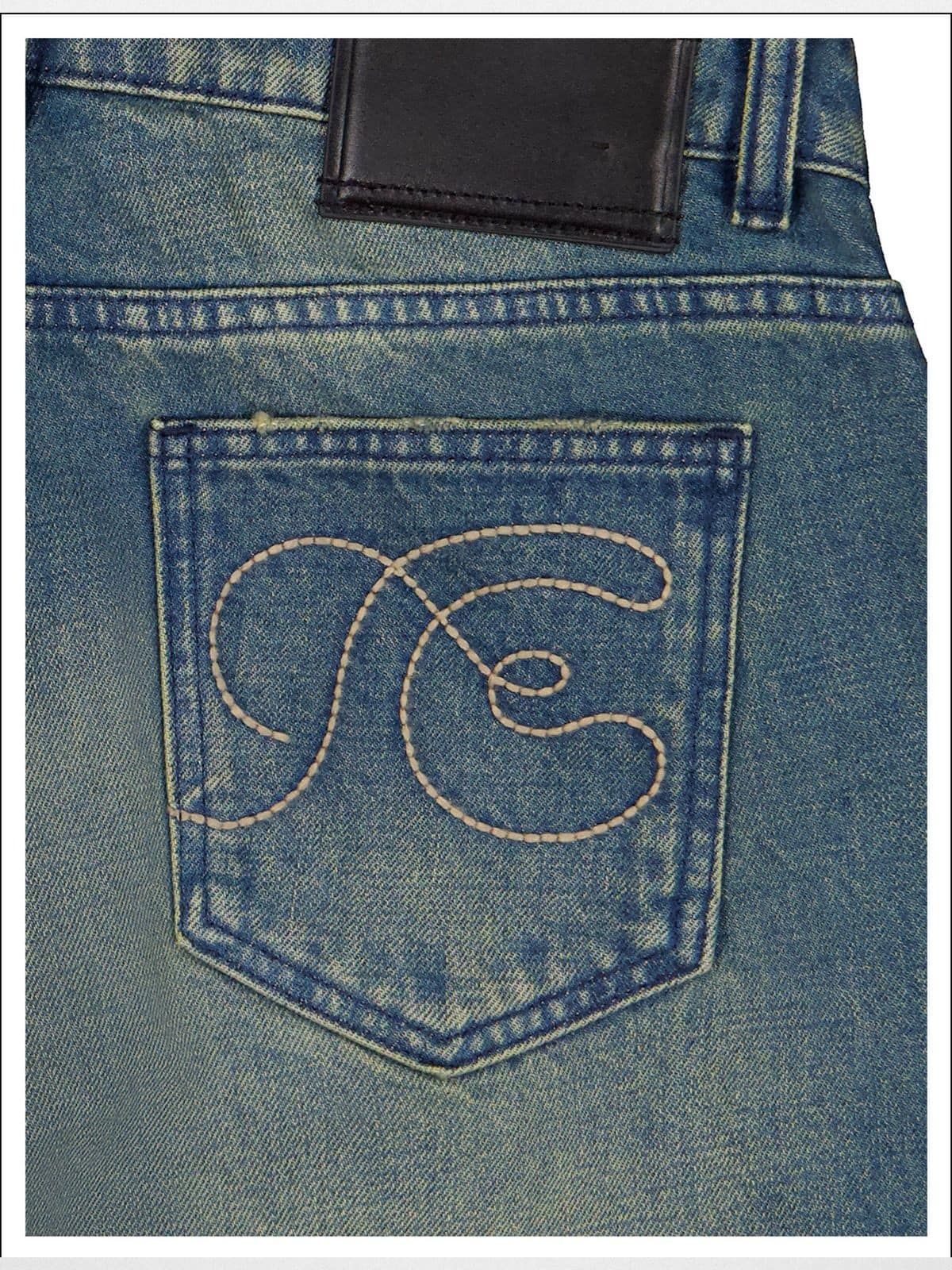 Fax copy express Curved Panel Dirty Wash Jeans in Denim - Detail