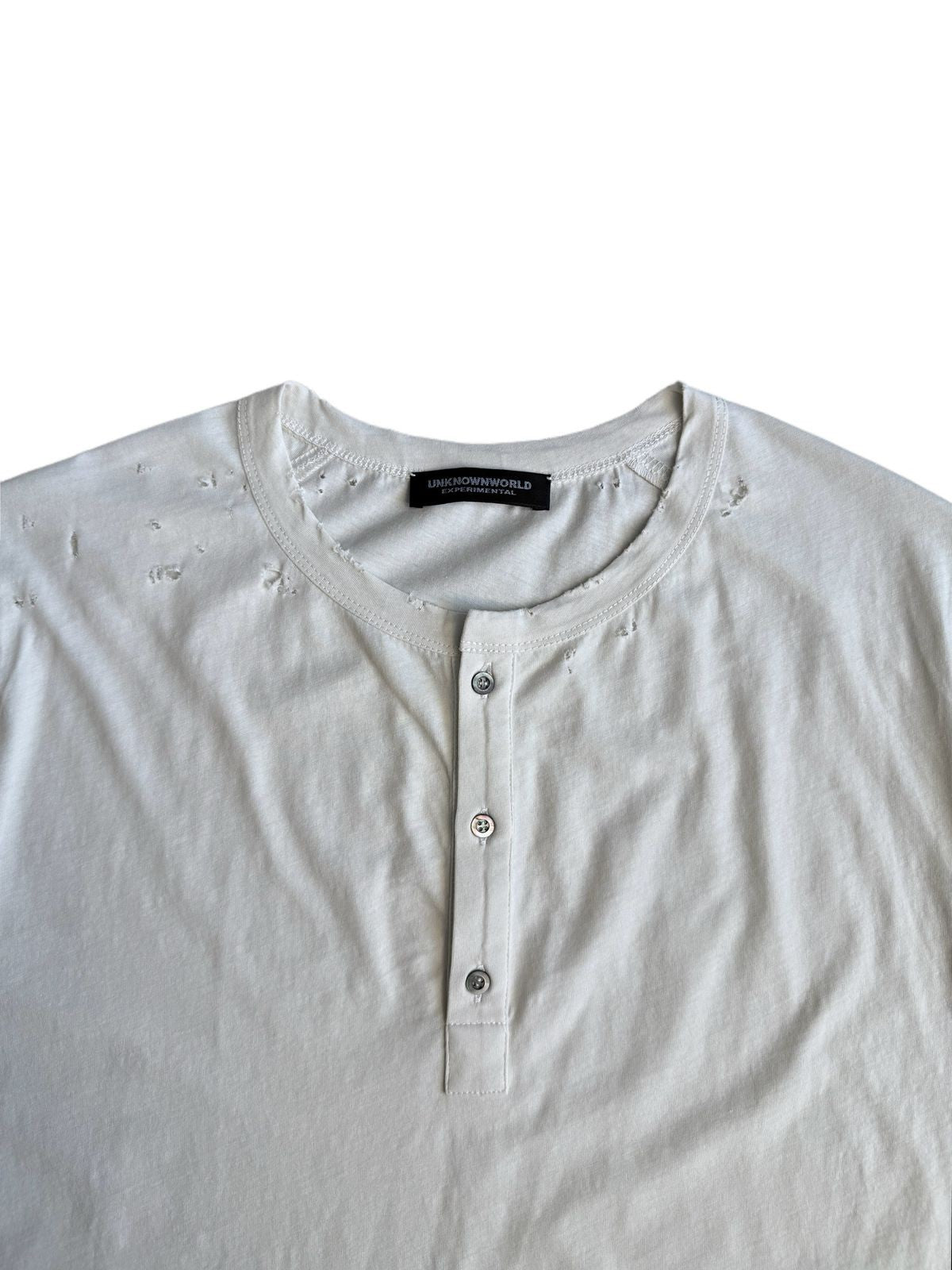 UNKNOWNWORLD Distressed Cotton Henley T Shirt in White - Detail