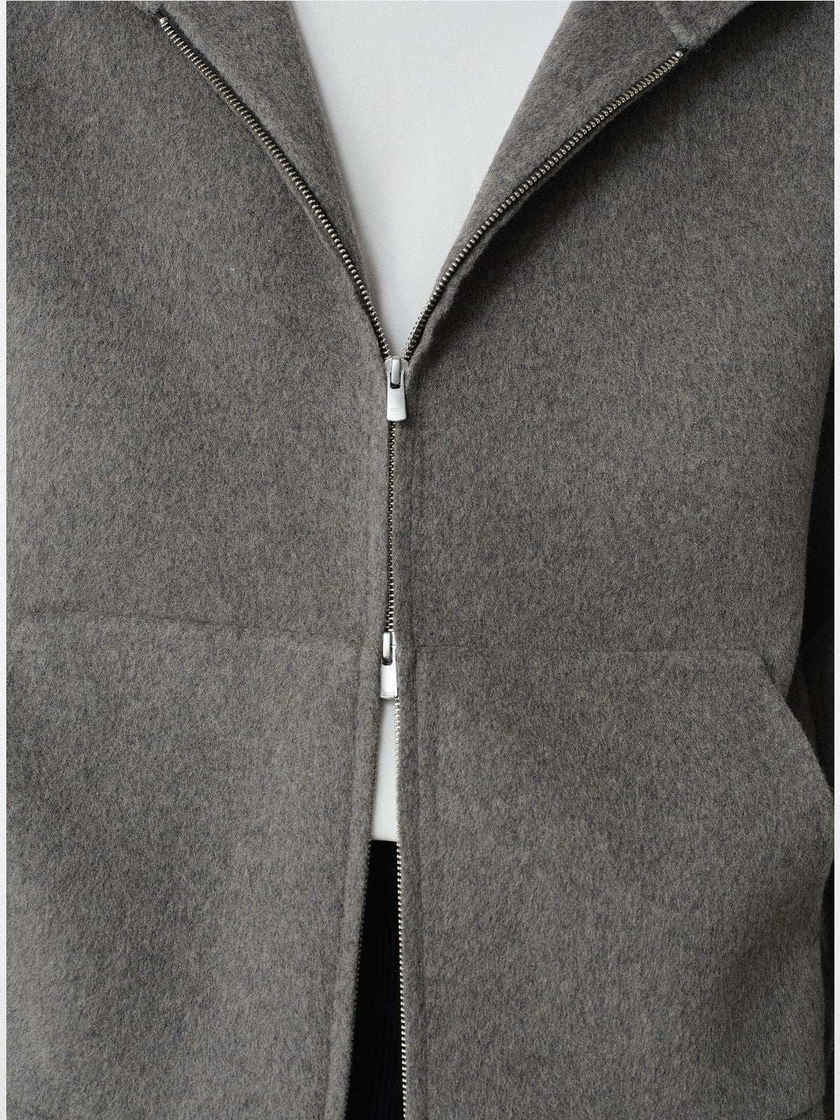 ROYA Cashmere Wool Hooded Short Coat in Gray - Detail