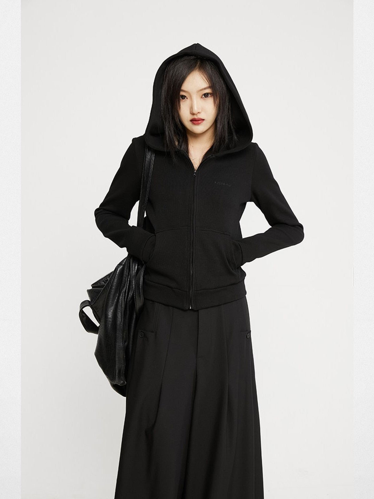 THELIGHT OFFICIAL Slim Fit Zip Up Hoodie in Black - On Model