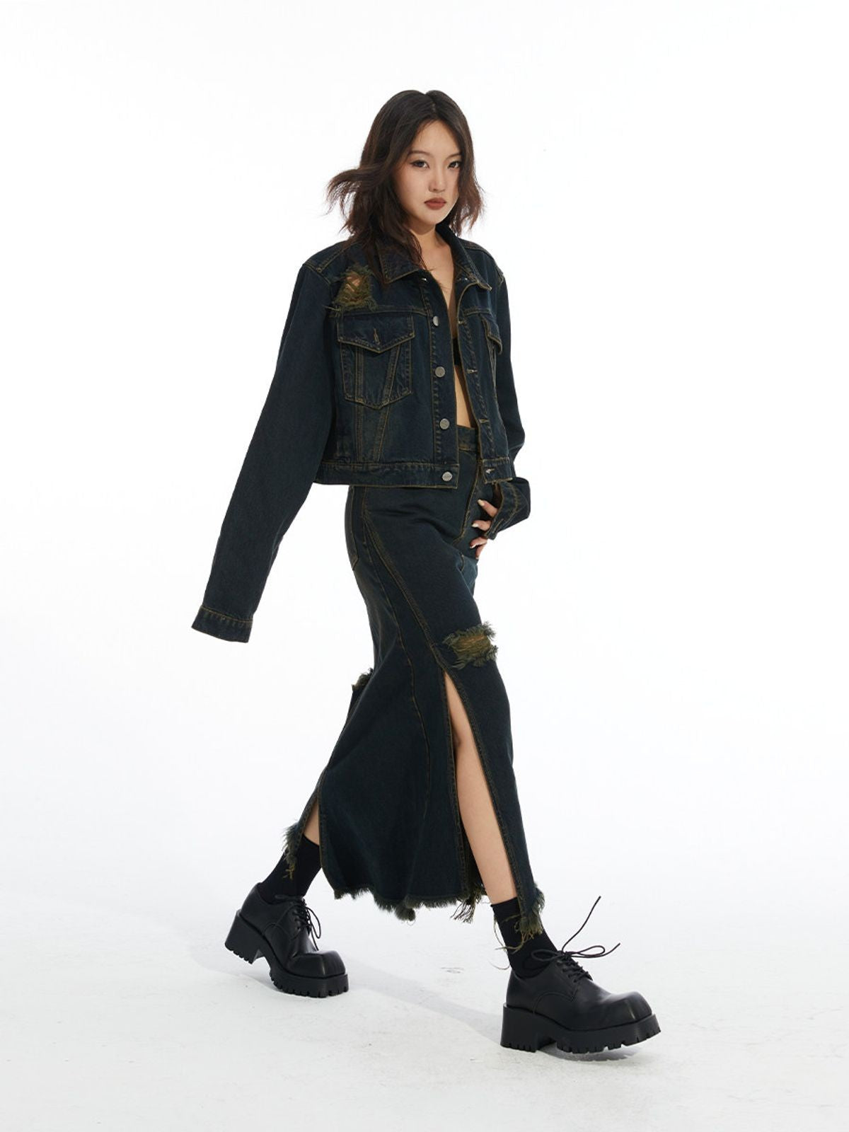 THELIGHT OFFICIAL Distressed Cropped Denim Jacket in Denim - On Model