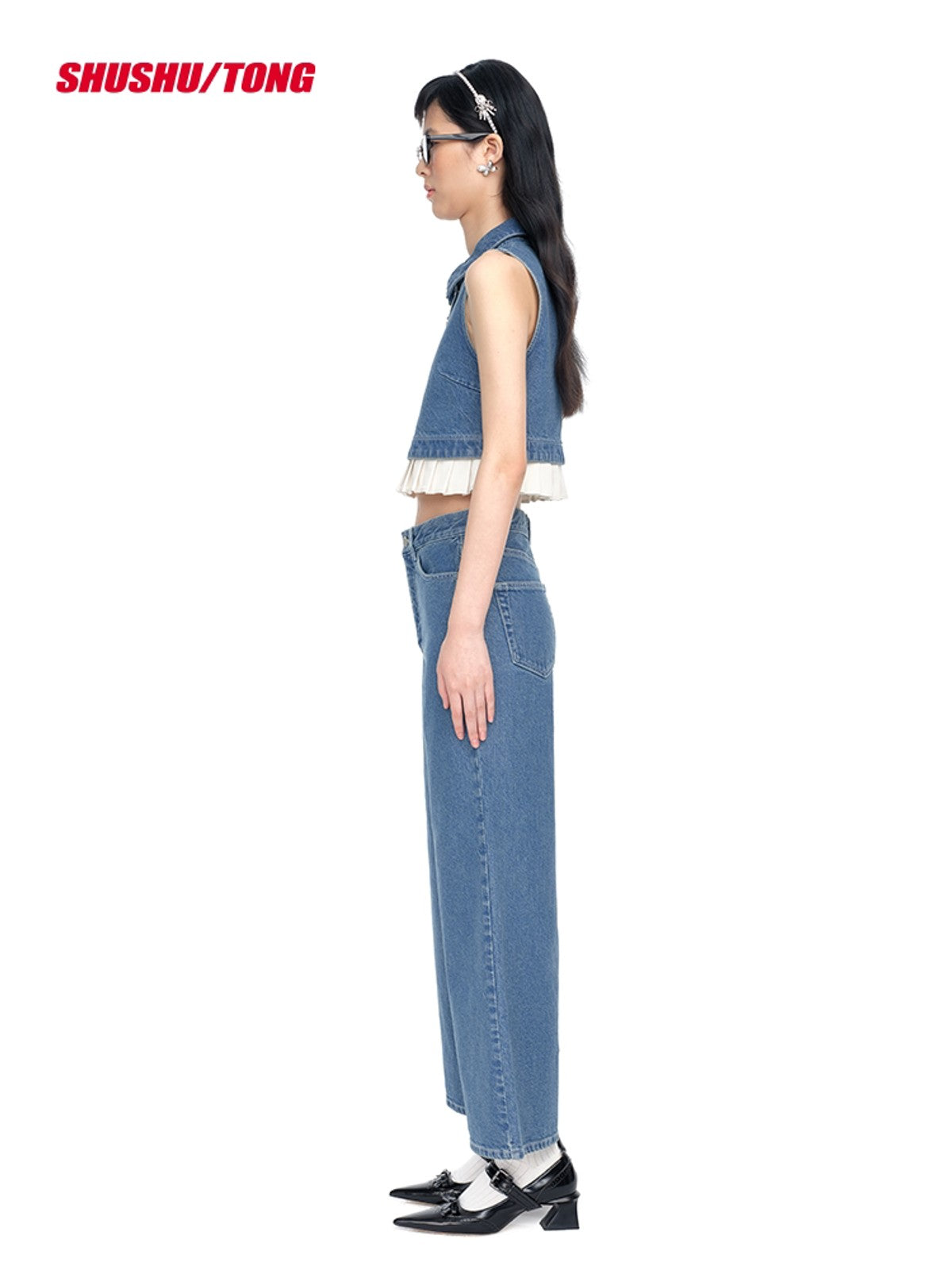SHUSHUTONG High Waisted Wide Leg Jeans in Blue - On Model