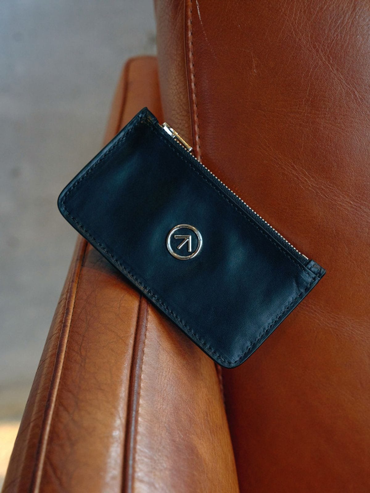Grotto Italian Leather Zipper Cardholder in Black - Lifestyle