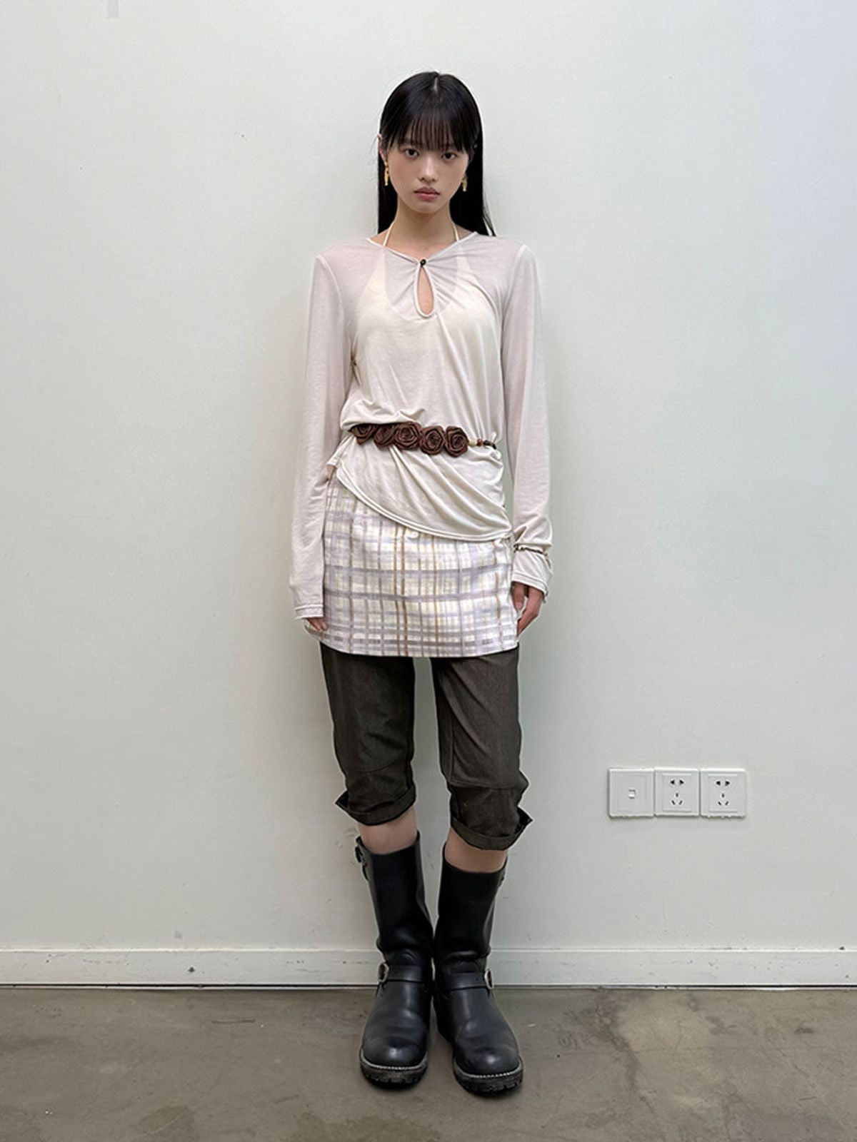 NeverSeez Slim Fit Cropped Capri Pants in Brown - On Model