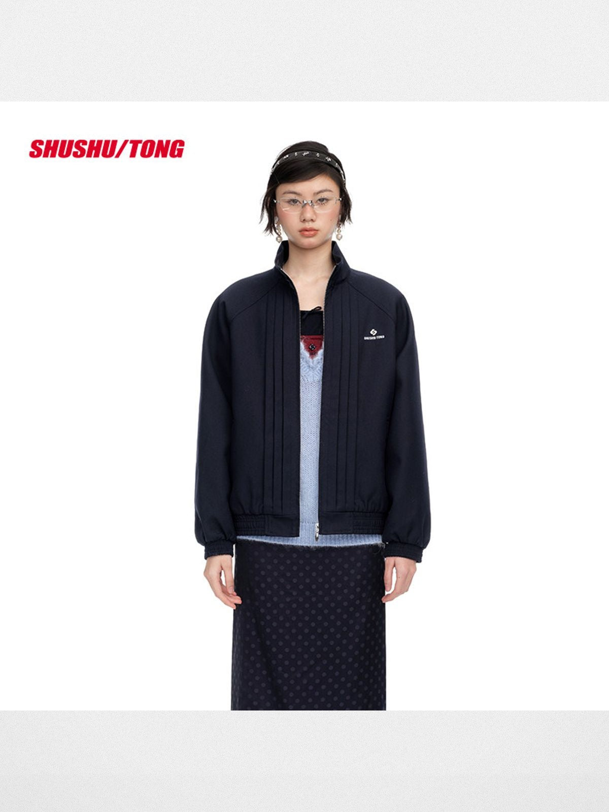 SHUSHUTONG Pleated Zip Up Wool Jacket in Navy Blue - On Model