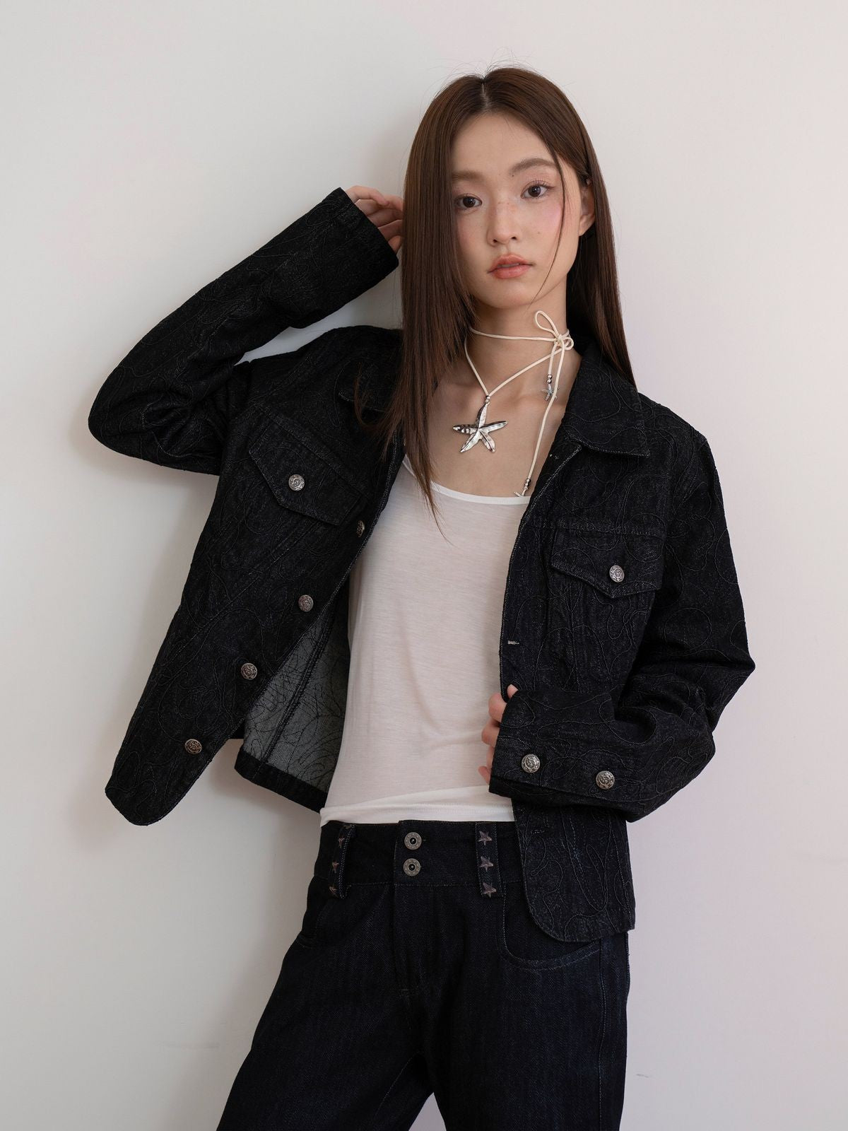 THELIGHT OFFICIAL Textured Cropped Denim Jacket in Black - On Model