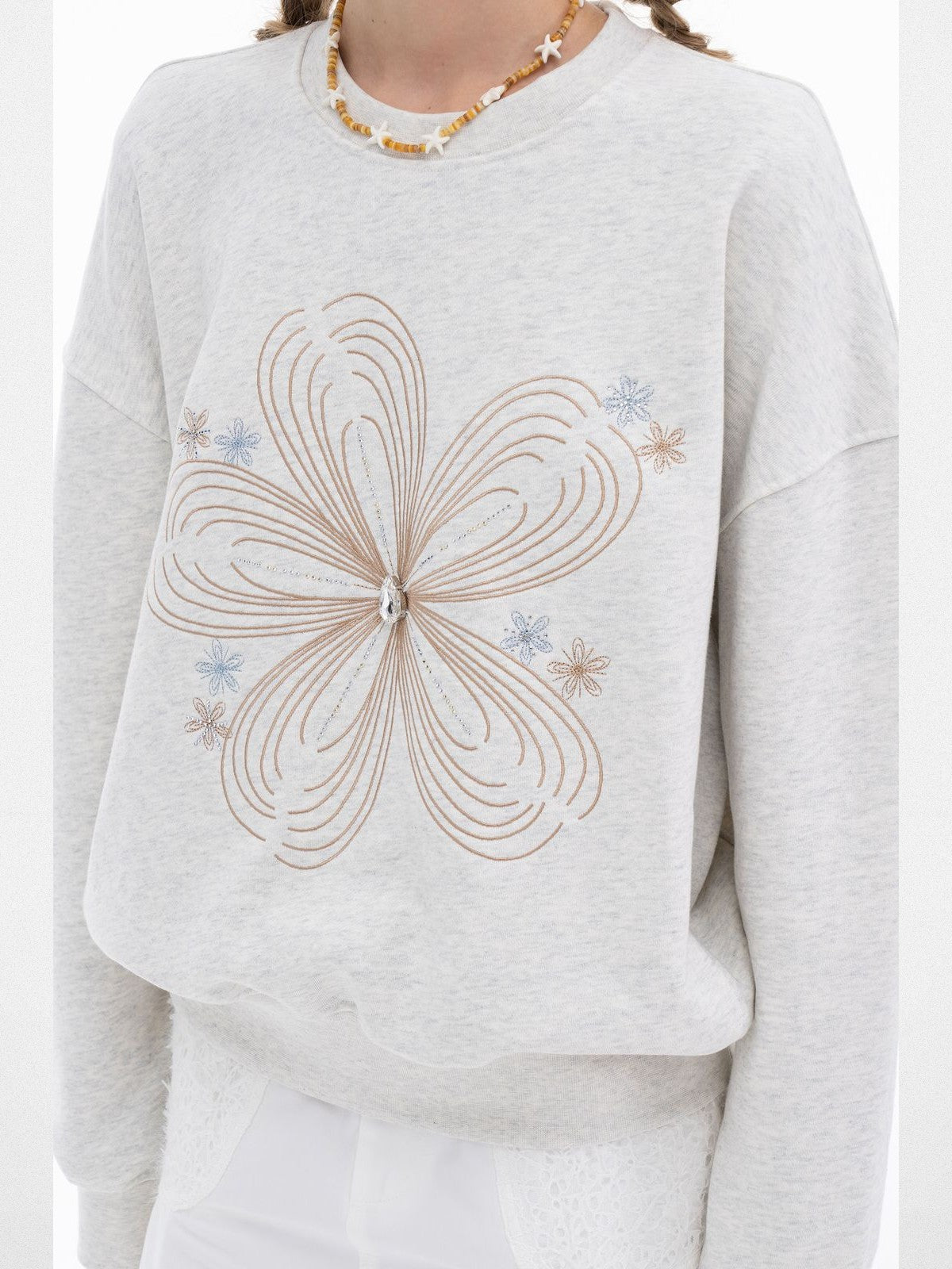 THELIGHT OFFICIAL Heavyweight Floral Rhinestone Sweatshirt in Gray - On Model