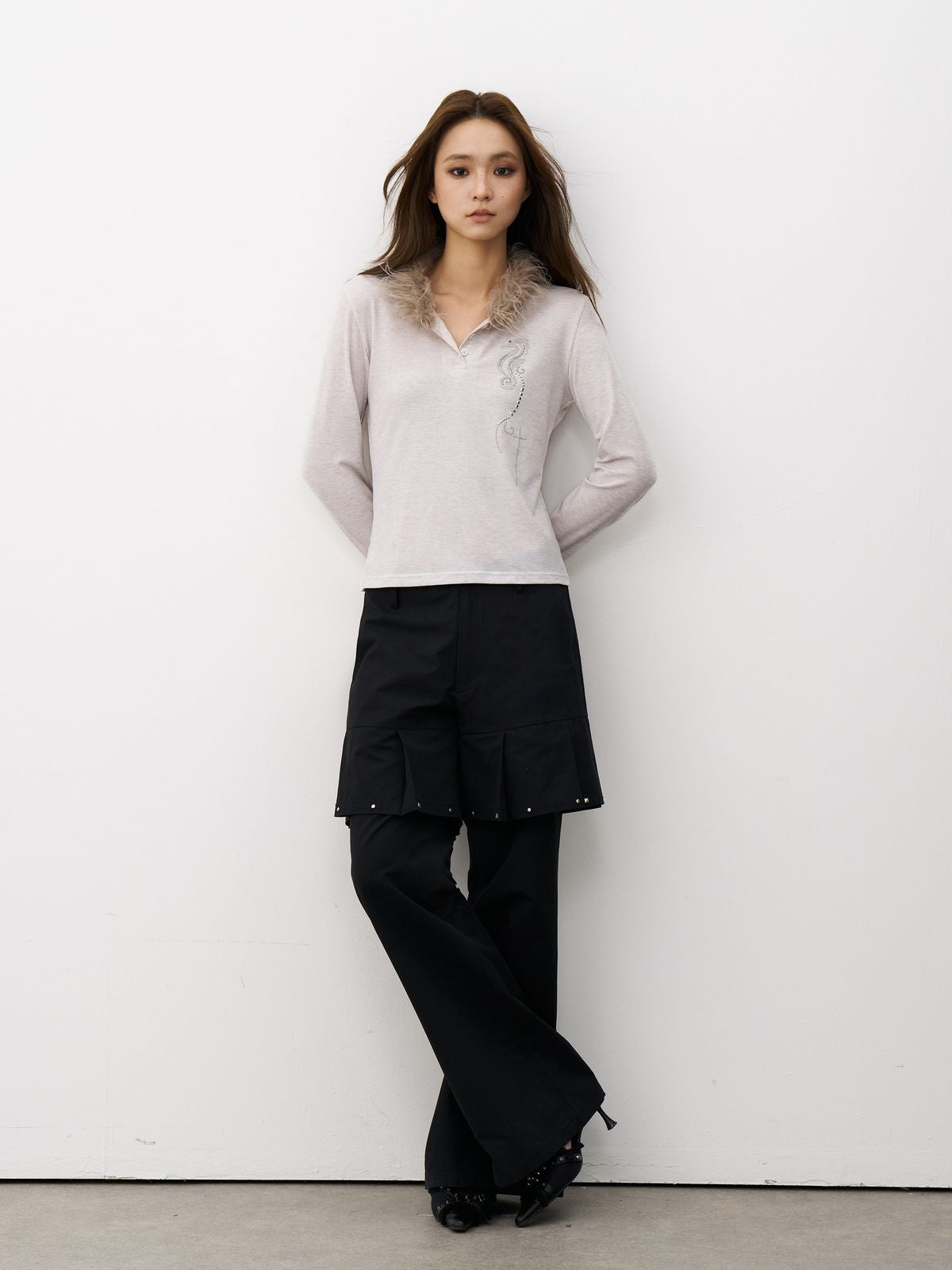 THELIGHT OFFICIAL Beaded Ruffle Trim Trousers in Black - On Model