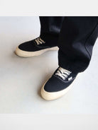 Soda Retro Canvas Low Top Sneakers in BLACK 【S14FW703 】 - On Model