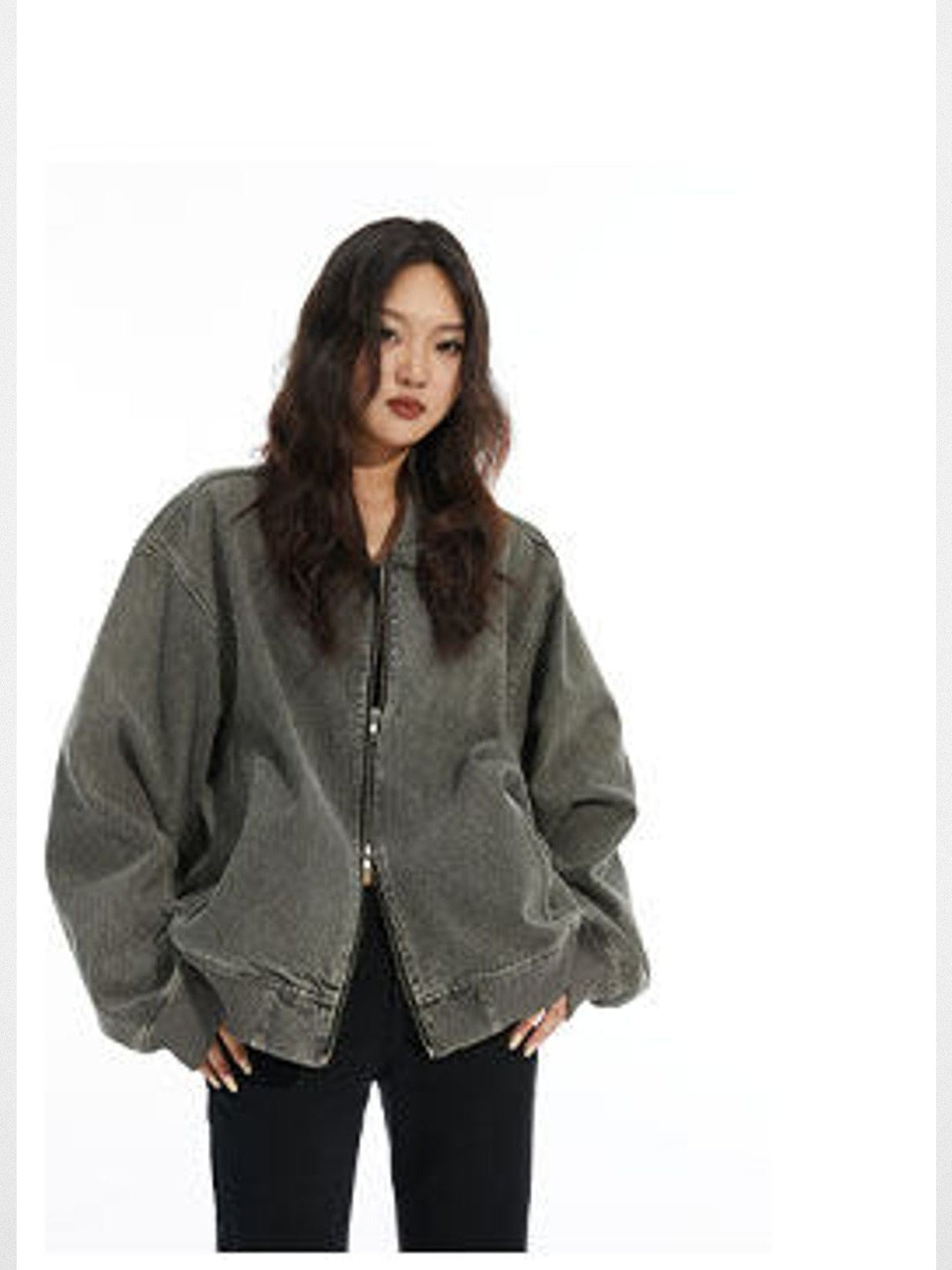 THELIGHT OFFICIAL Distressed Cropped Denim Jacket in Denim - On Model