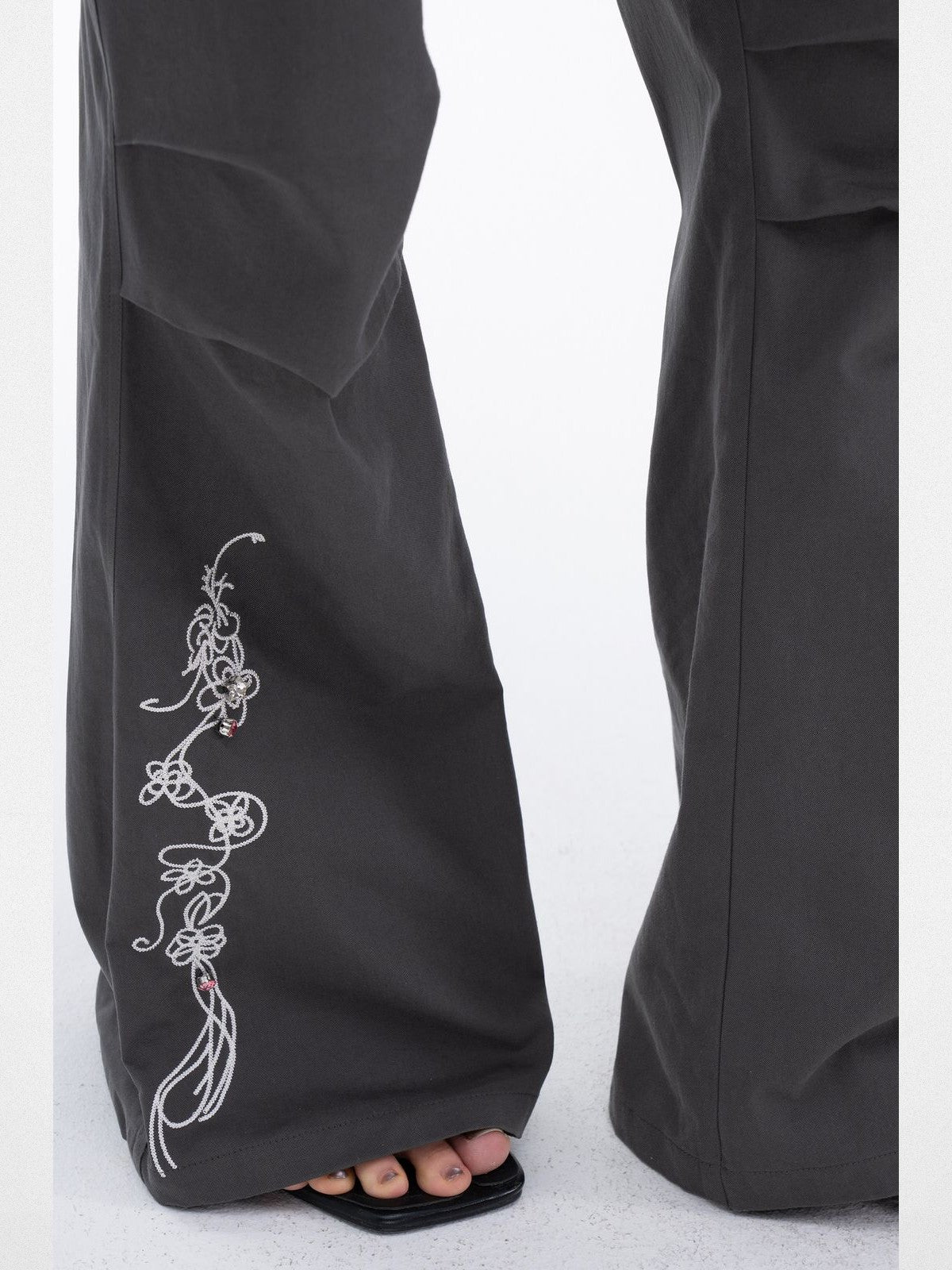 THELIGHT OFFICIAL Rhinestone Embroidery Micro Flare Pants in Gray - On Model