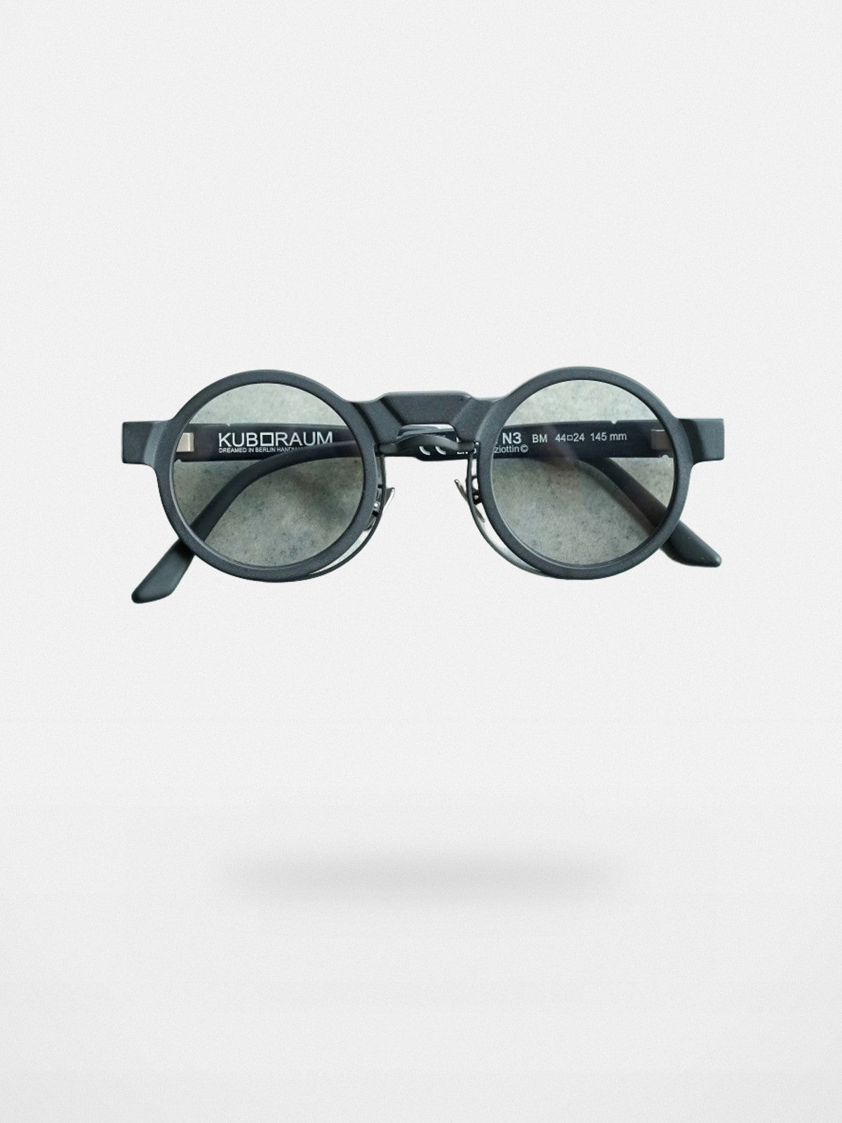 FUTURE UPDATE Deconstructed Round Frame Sunglasses in Gray