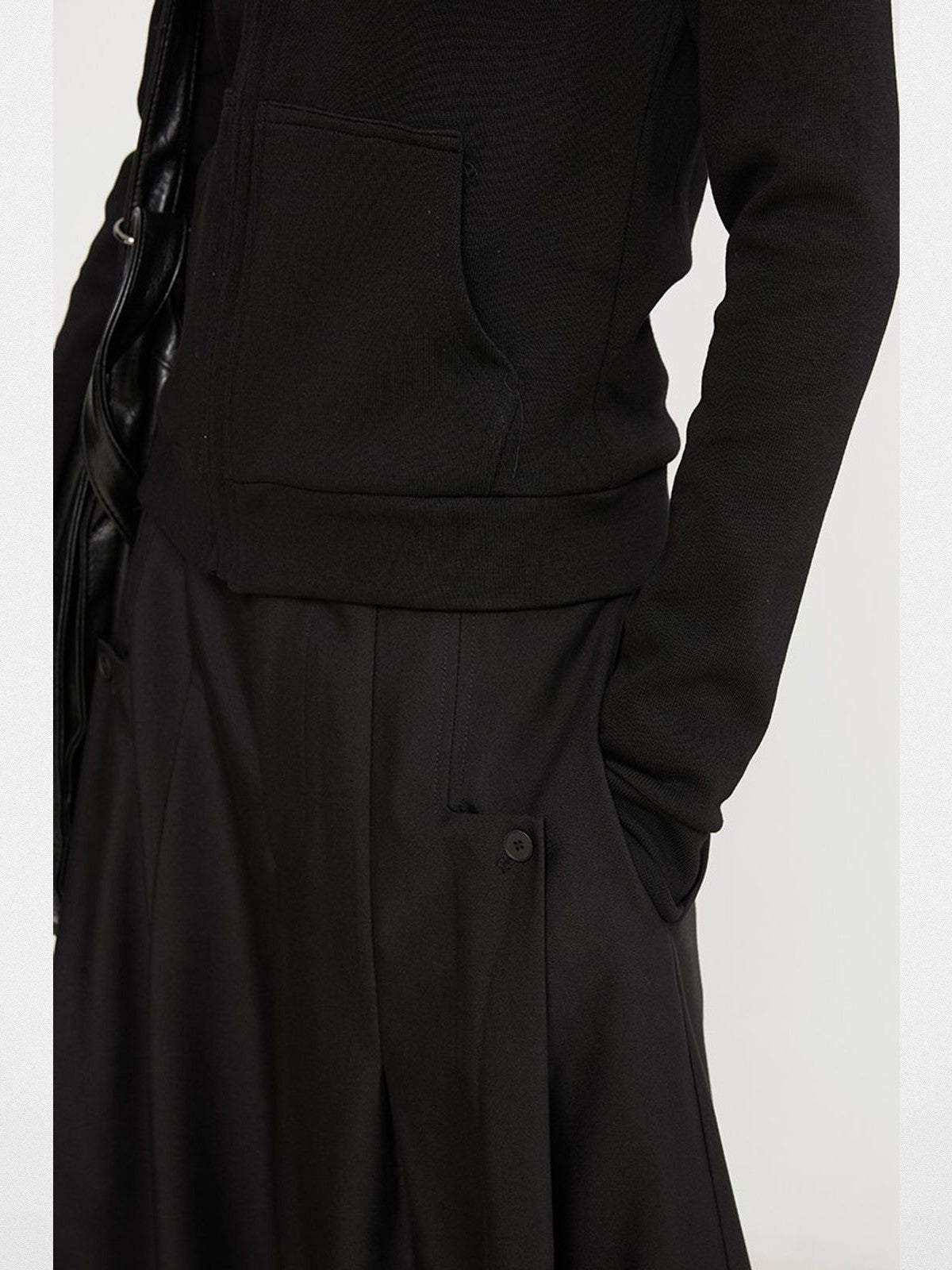 THELIGHT OFFICIAL Slim Fit Zip Up Hoodie in Black - On Model