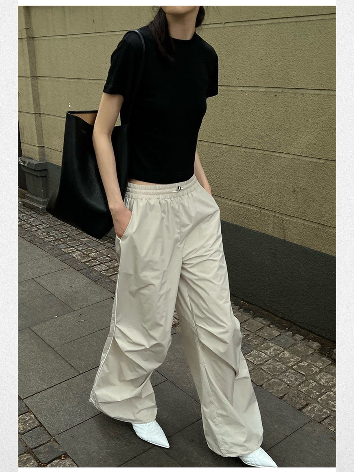 Rarely Alike Fitted Cropped Cotton T Shirt in Black - Lifestyle